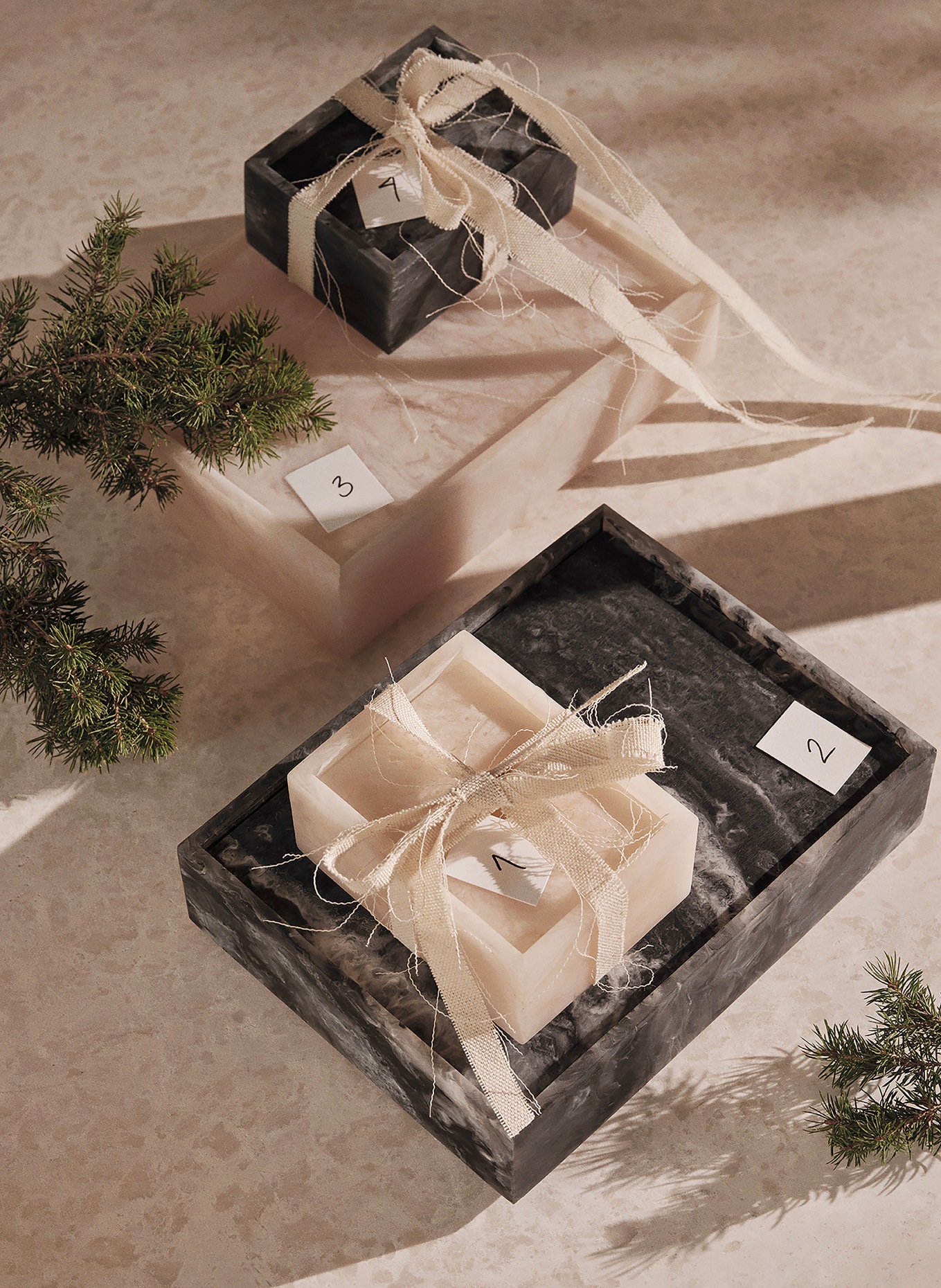 Ferm LIVING Pojemnik do przechowywania MIST: CZIEMNOSZARY / JASNOCZARY