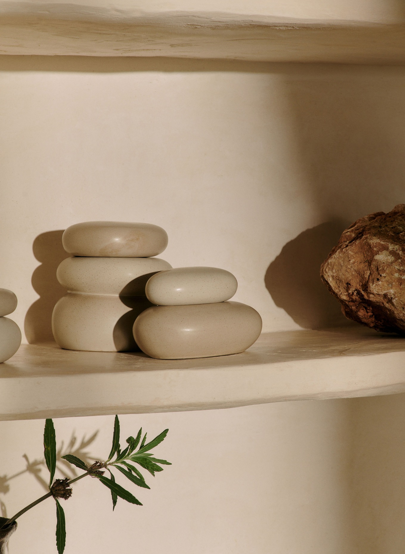 Ferm LIVING Pojemnik do przechowywania PEPPLE LARGE: BEŻOWY / JASNOBRĄZOWY