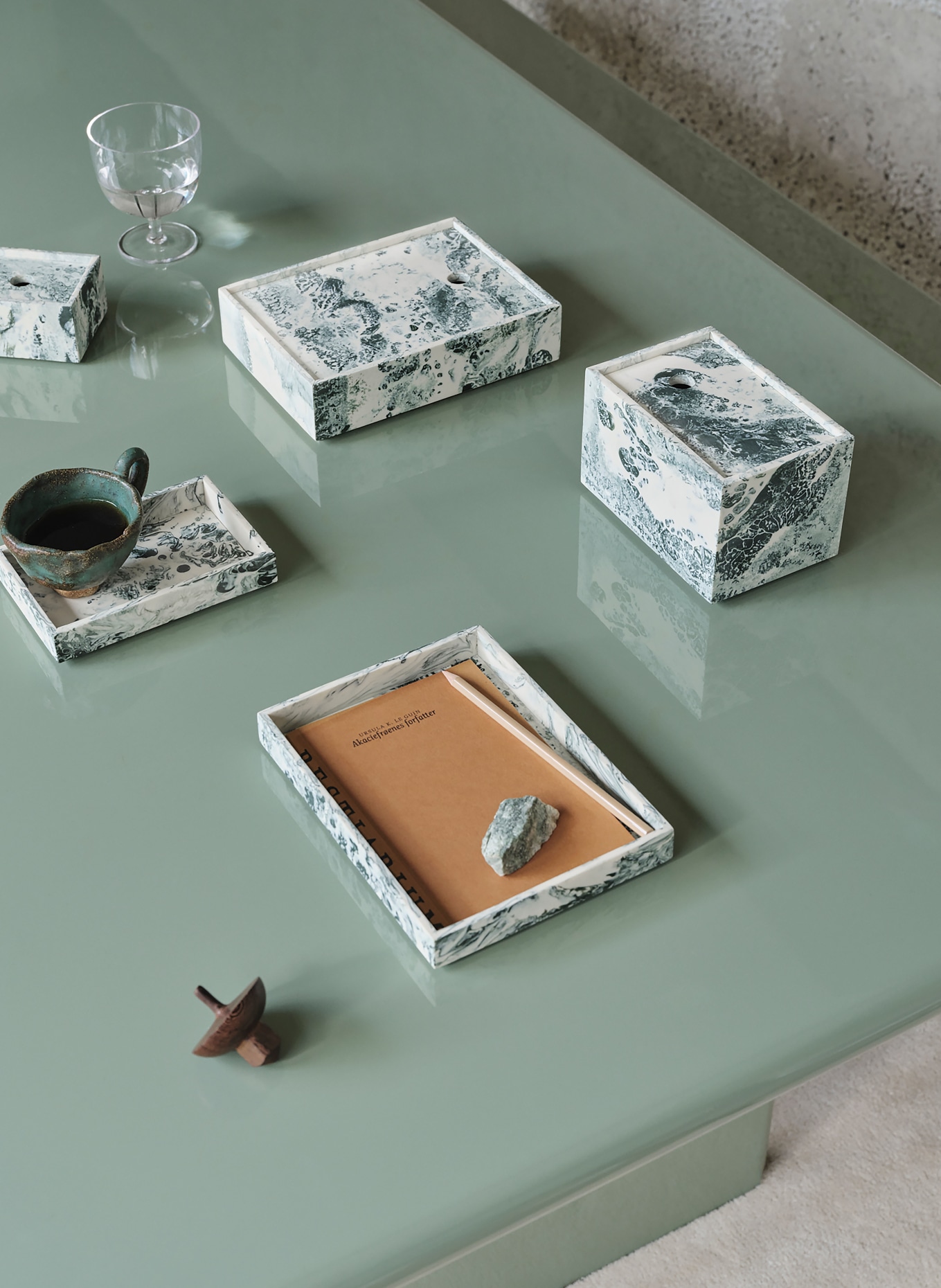 Ferm LIVING Taca MIST: CIEMNOZIELONY / JASNOZIELONY