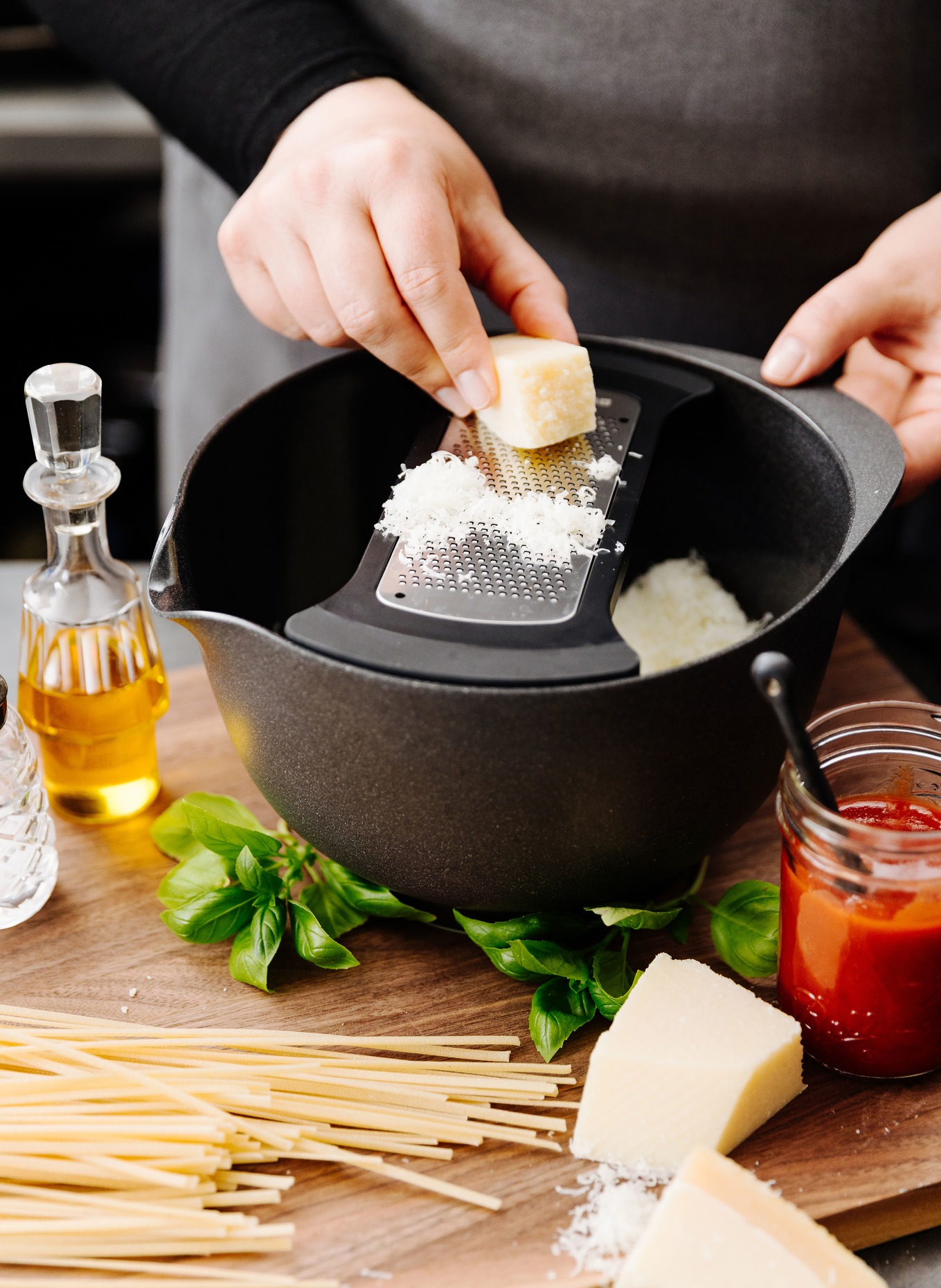 Microplane Schüsselreibe: SCHWARZ / SILBER