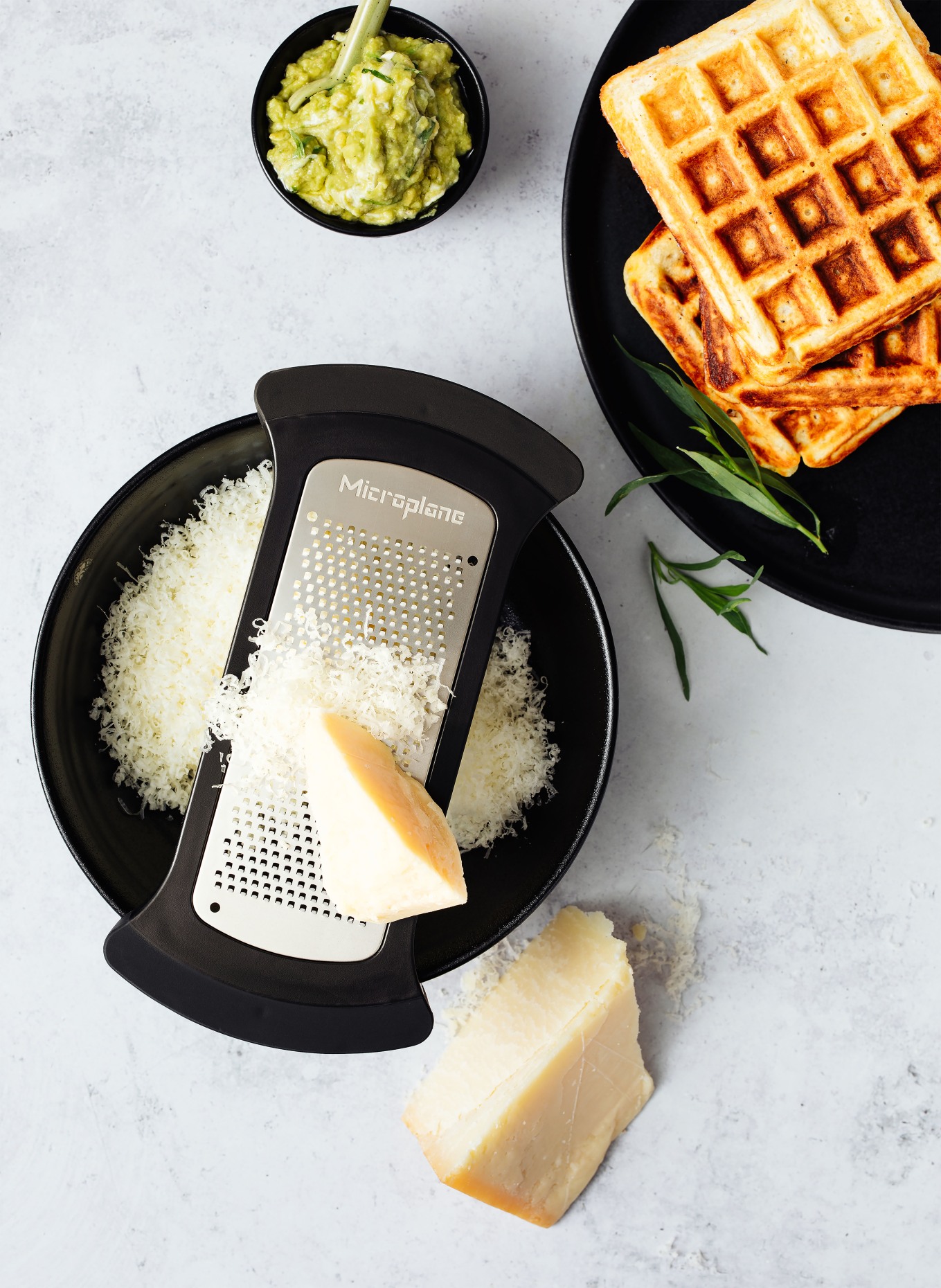 Microplane Schüsselreibe: SCHWARZ / SILBER