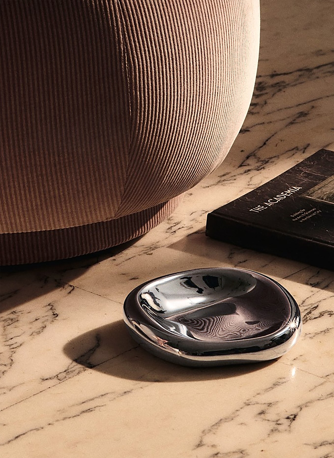 Ferm LIVING Dekorativní mísa BELLURE: STŘÍBRNÁ