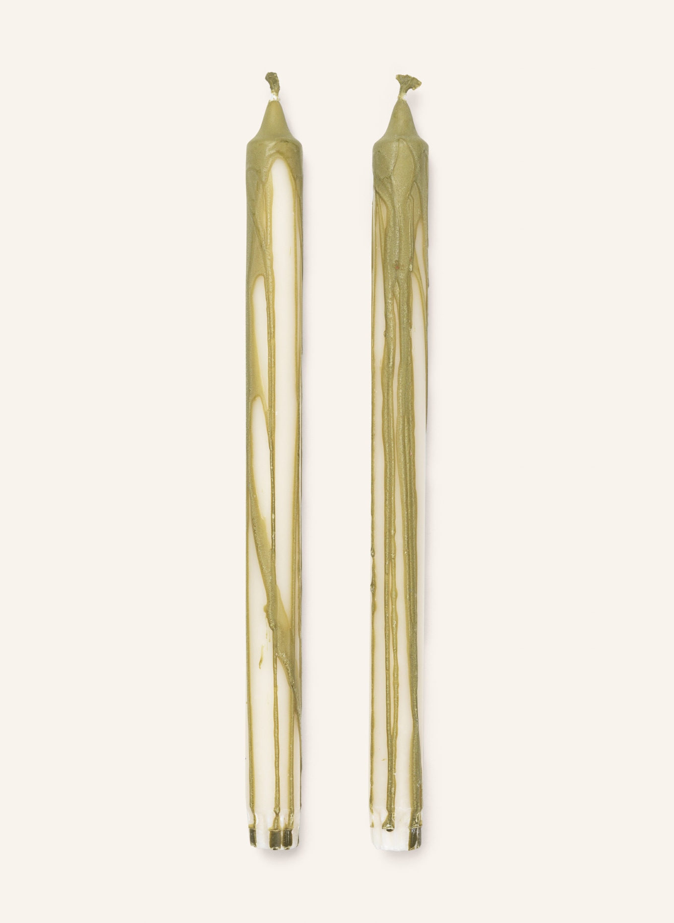 Ferm LIVING Sada 2 tyčových svíček DRYP: BÍLÁ / OLIVOVÁ