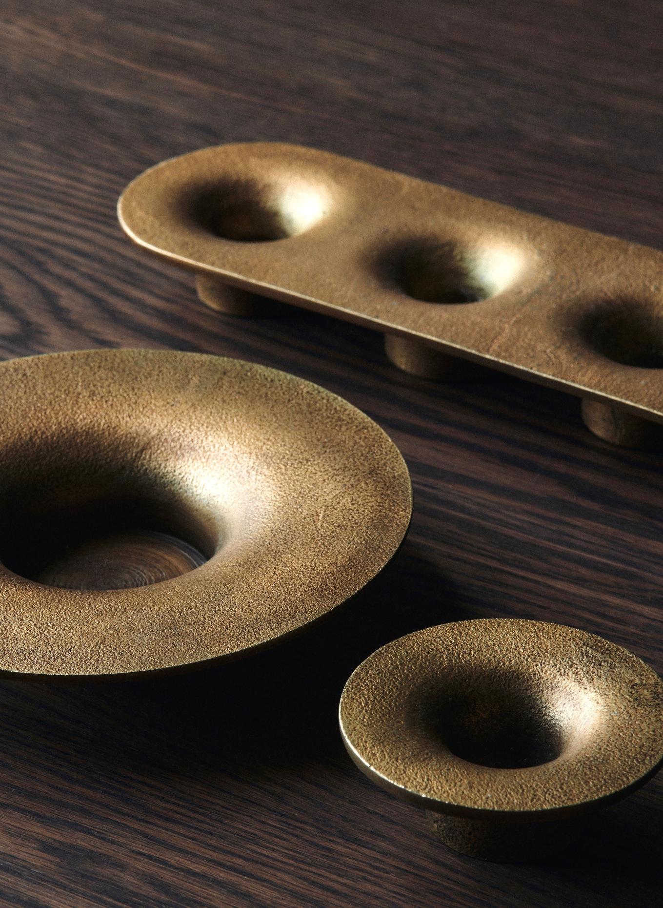 Ferm LIVING Świecznik SOOTHE: ZŁOTY