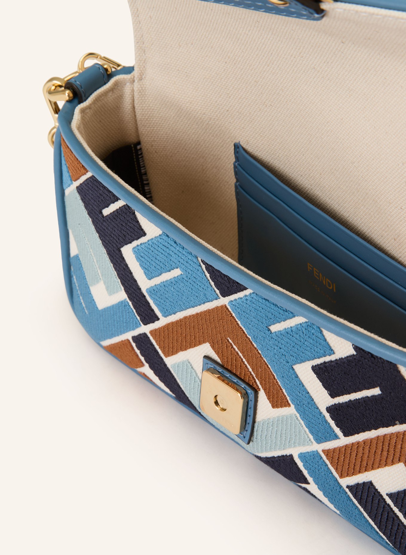 FENDI BAGUETTE shoulder bag: WHITE / BROWN / BLUE