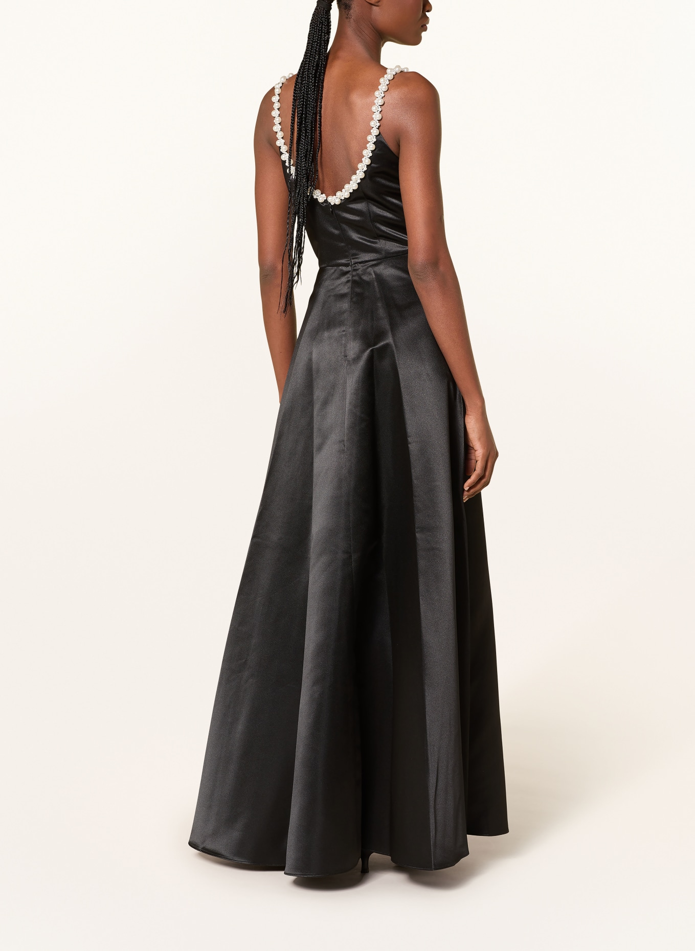 APART Abendkleid aus Satin mit Schmuckperlen: SCHWARZ