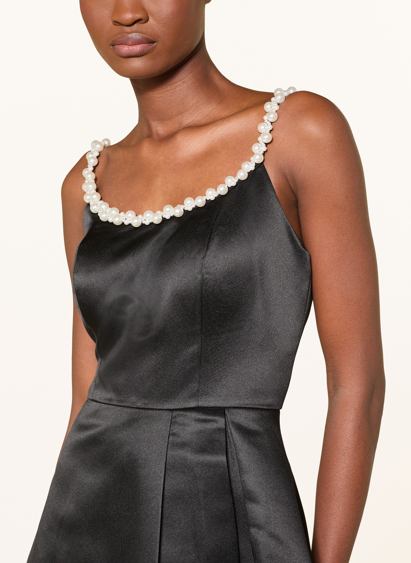 APART Abendkleid aus Satin mit Schmuckperlen: SCHWARZ