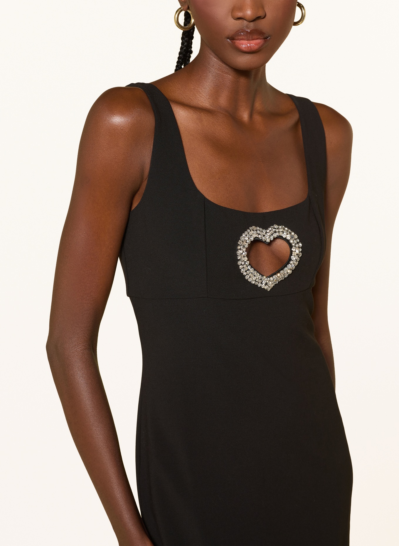SANDRO Kleid mit Cut-out und Schmucksteinen: SCHWARZ / SILBER