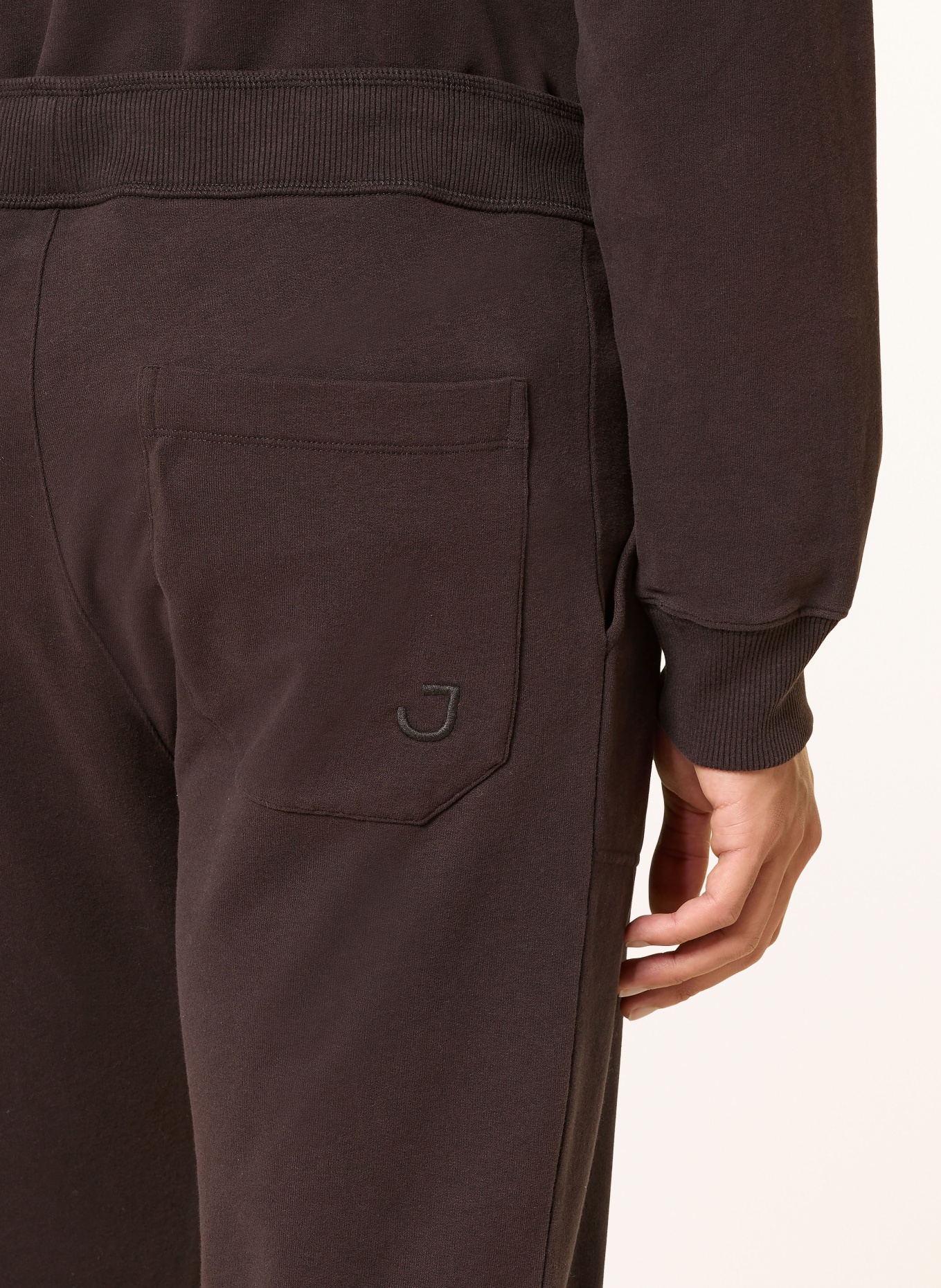 Juvia sweatpants: DARK BROWN