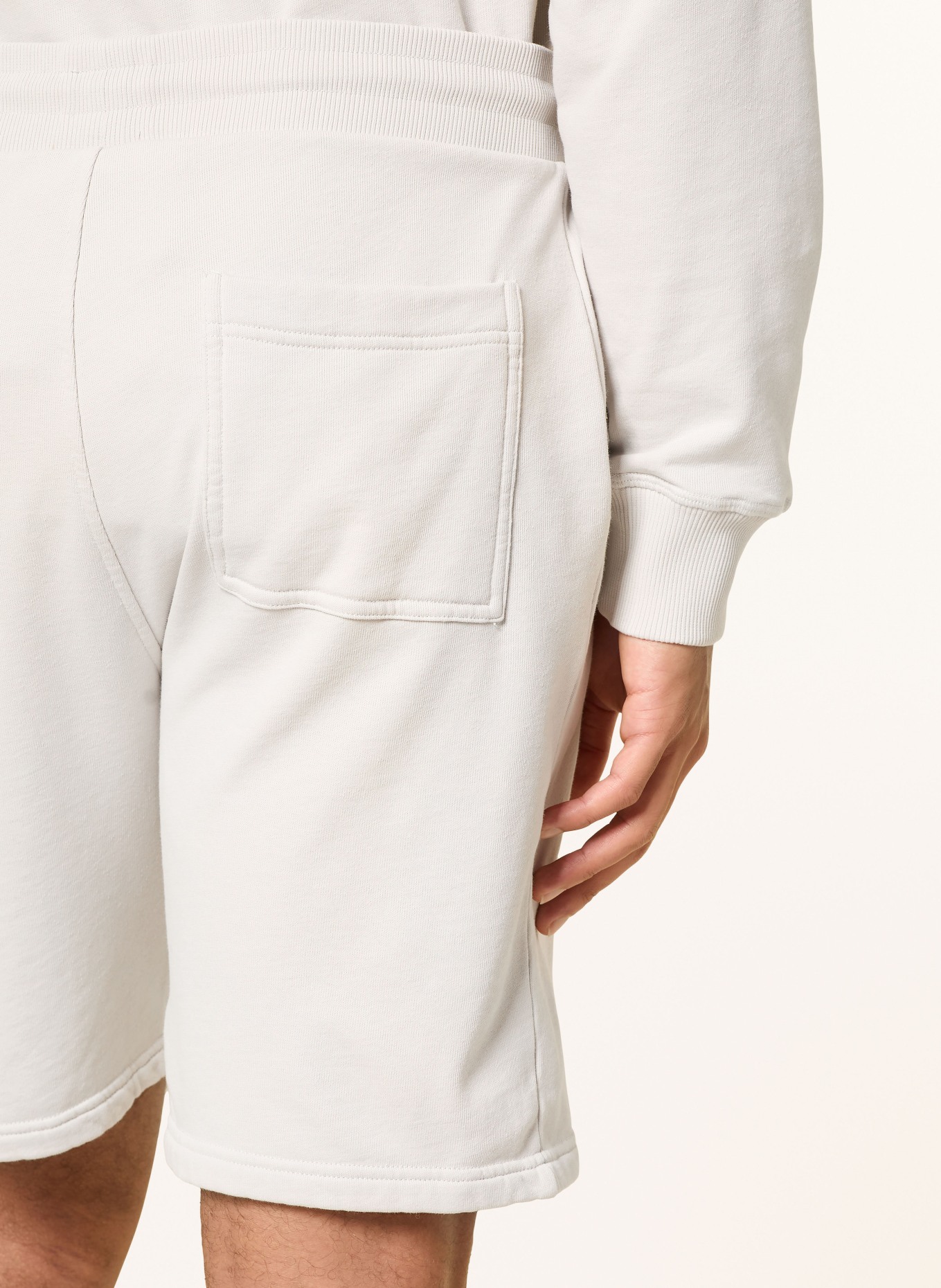 Juvia sweat shorts: LIGHT GRAY