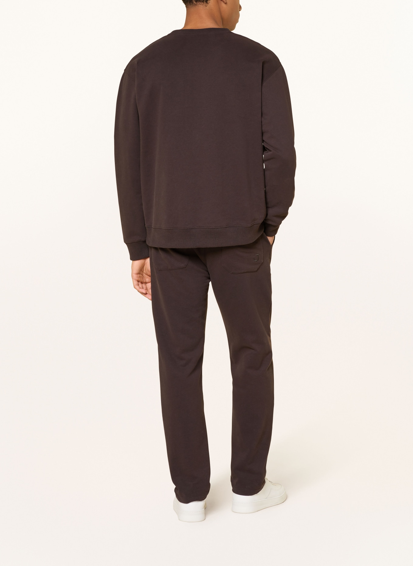 Juvia sweatshirt: DARK BROWN