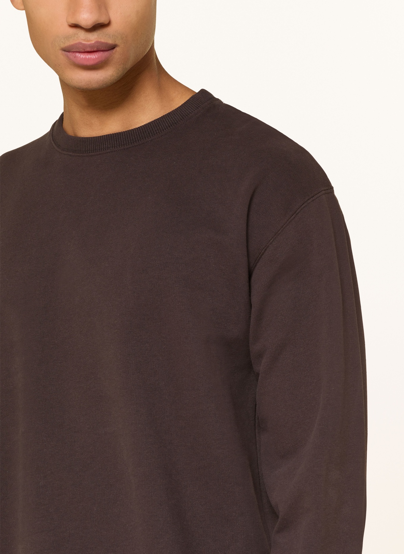 Juvia sweatshirt: DARK BROWN