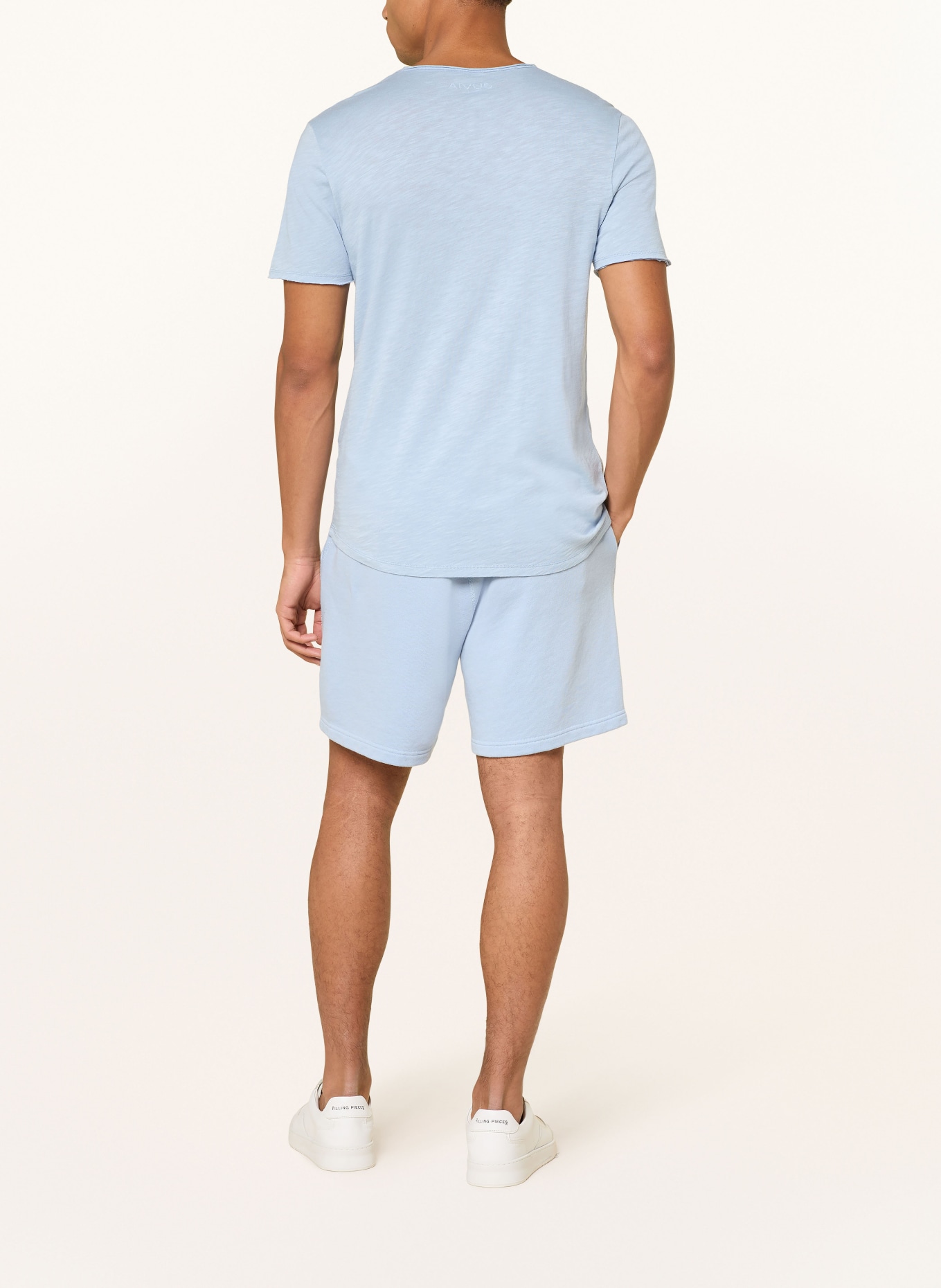 Juvia T-Shirt: HELLBLAU