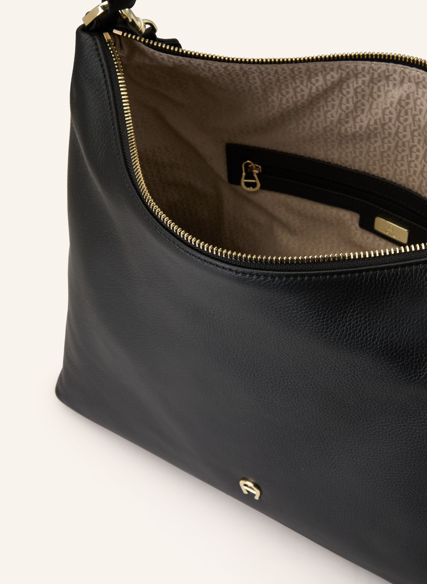 AIGNER Handtasche MEDIUM: SCHWARZ / GOLD