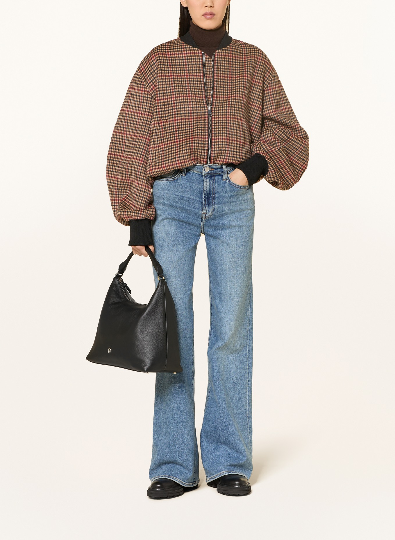 AIGNER Handtasche MEDIUM: SCHWARZ / GOLD