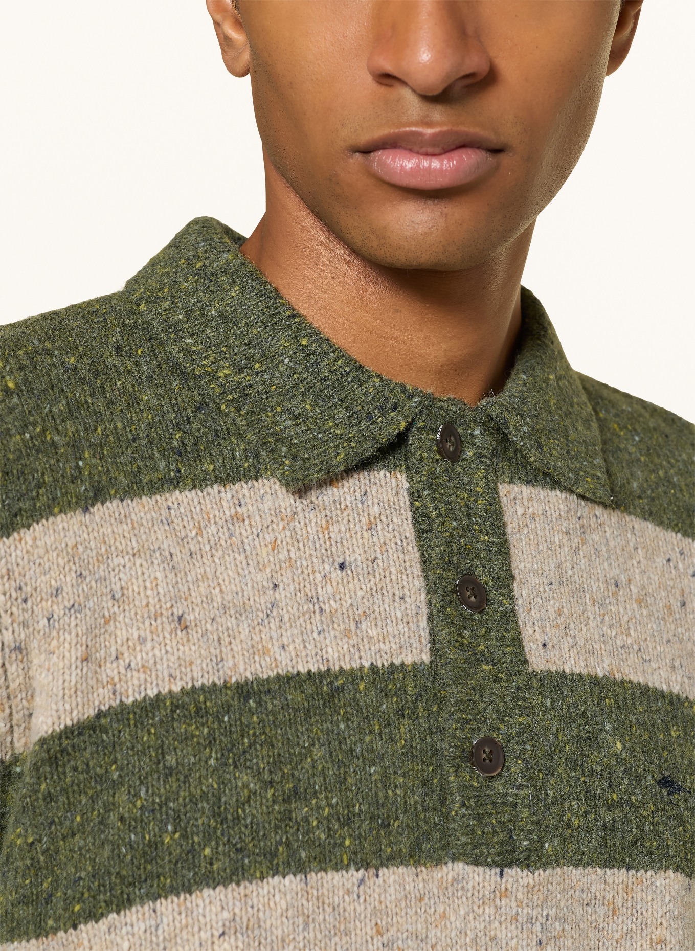 FYNCH-HATTON Strick-Poloshirt: GRÜN / BEIGE