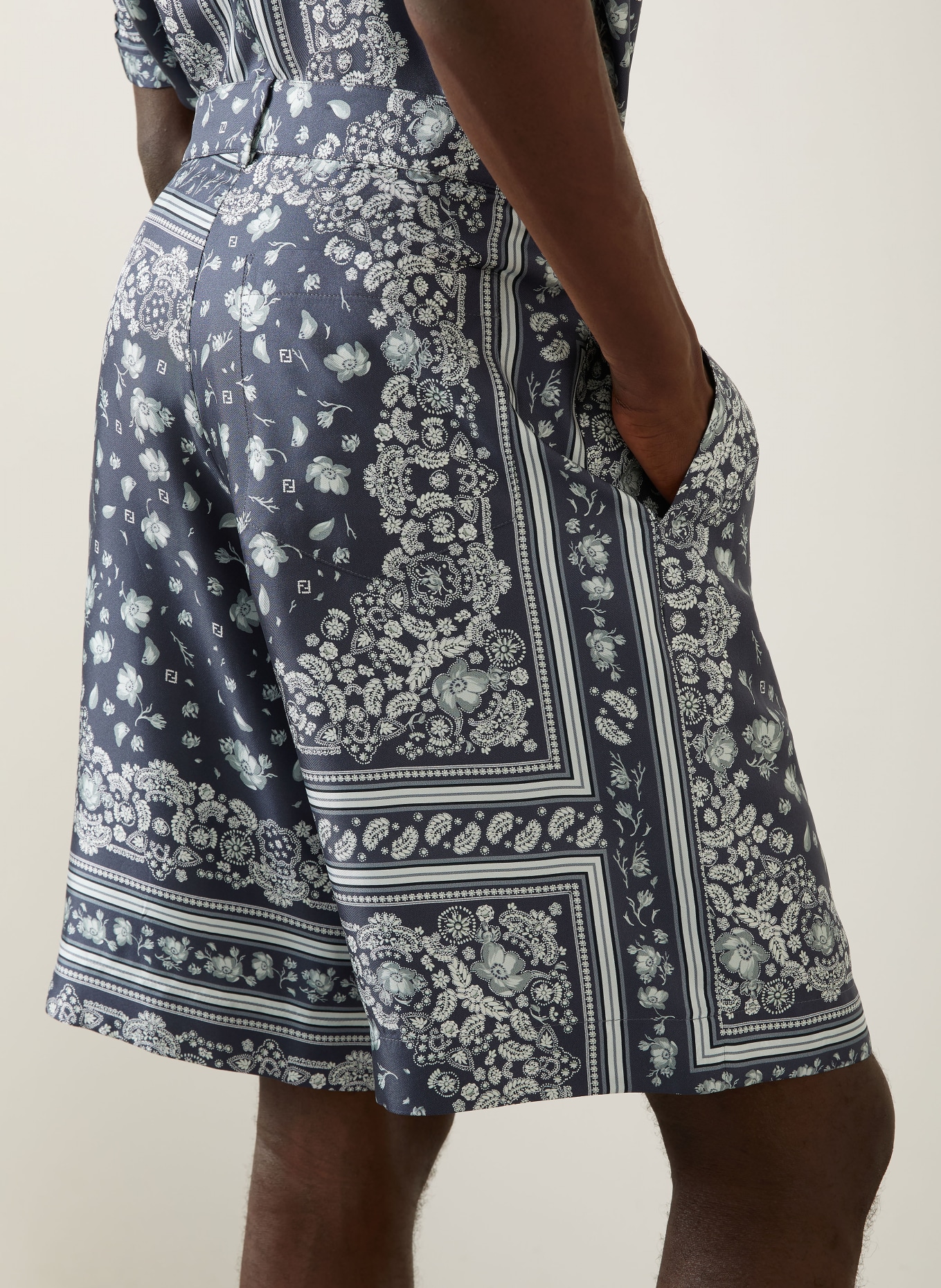 FENDI silk shorts: BLUE / WHITE