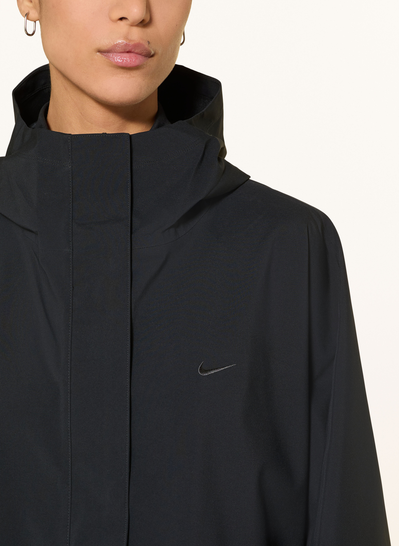 Nike Oversized-Cape SPORTSWEAR: SCHWARZ
