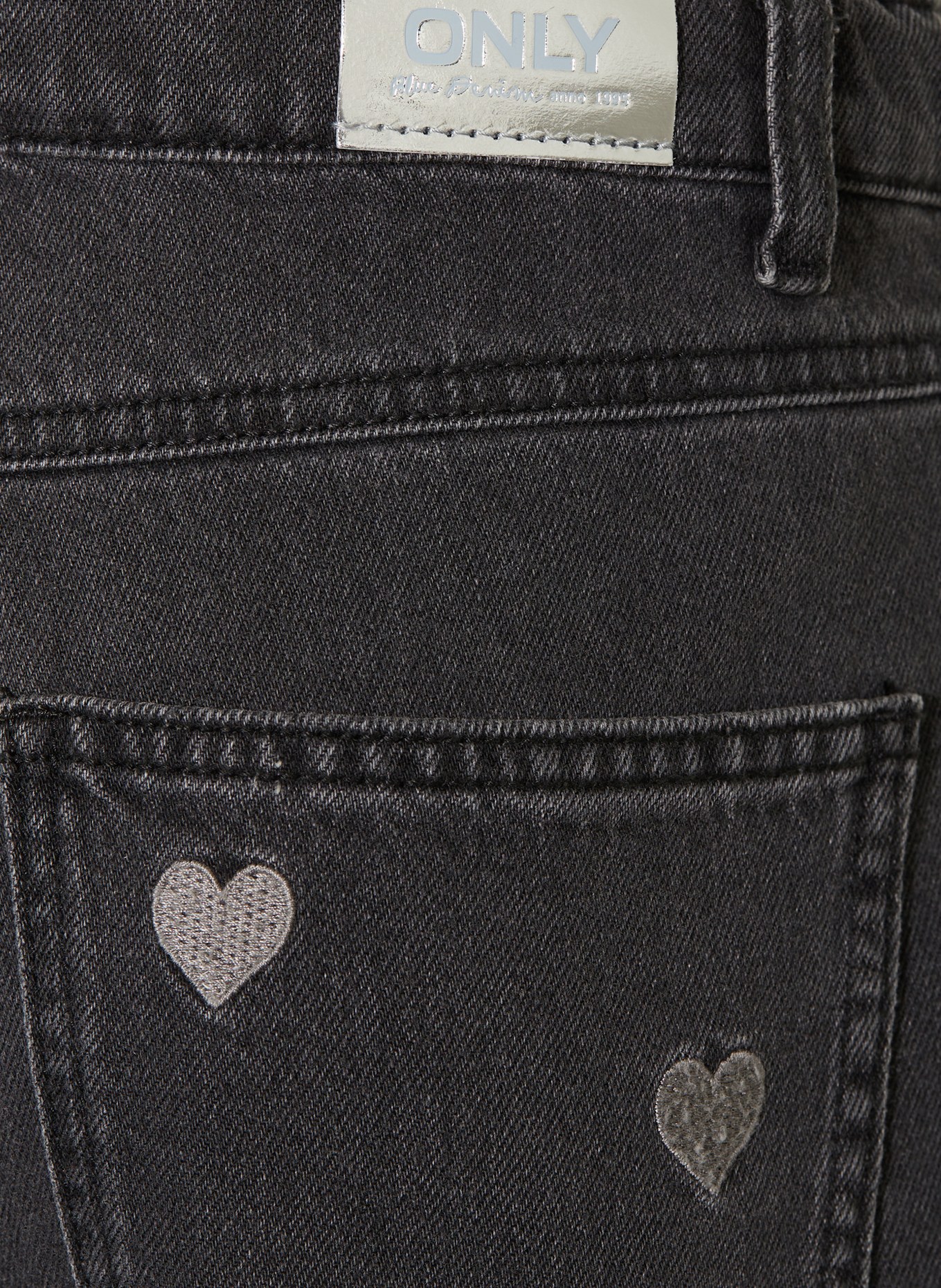 ONLY Jeans Straight Fit: Washed Black/HEART EMBROIDERY