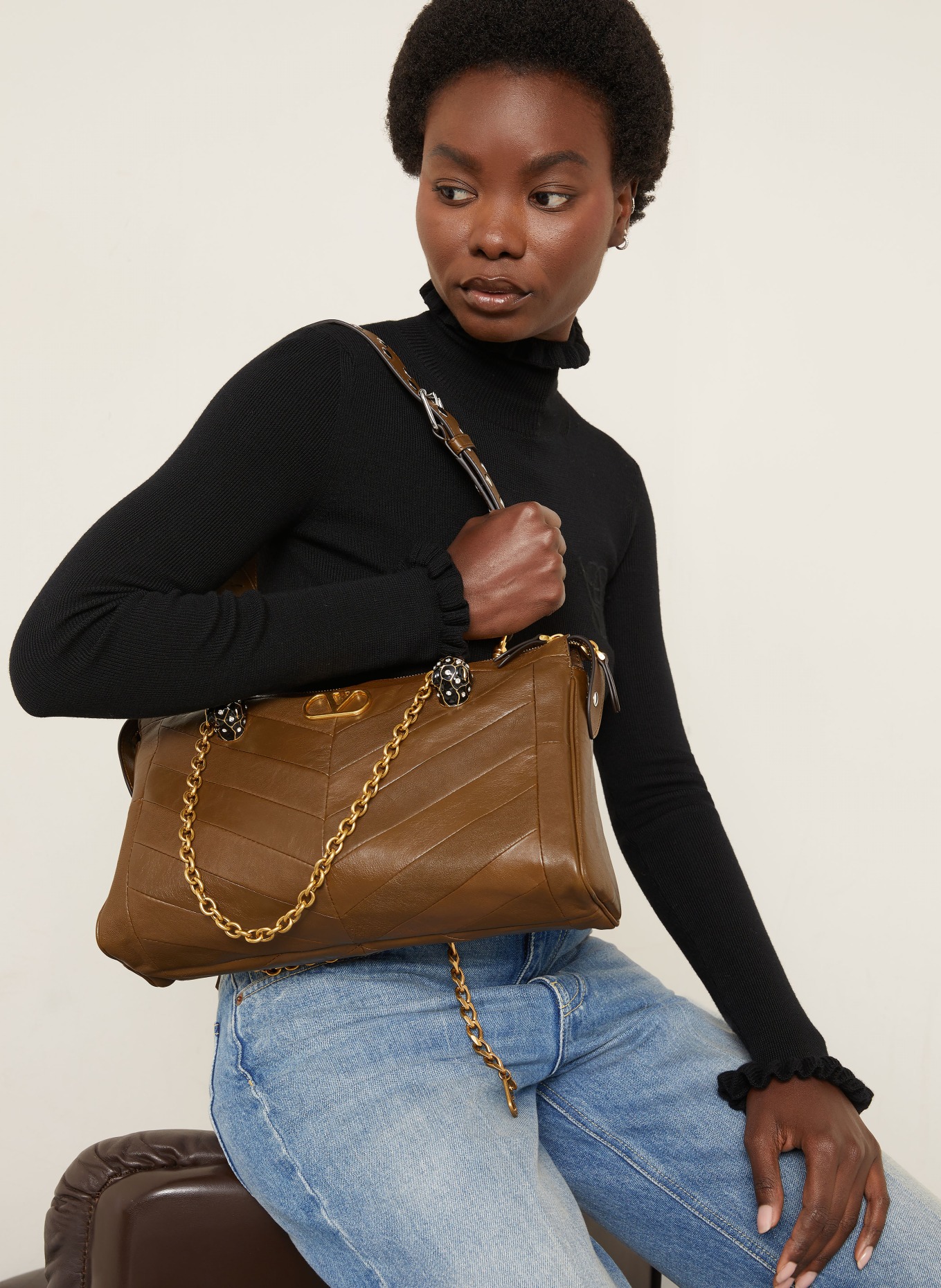 VALENTINO GARAVANI Torba na ramię GROWL: BRĄZOWY