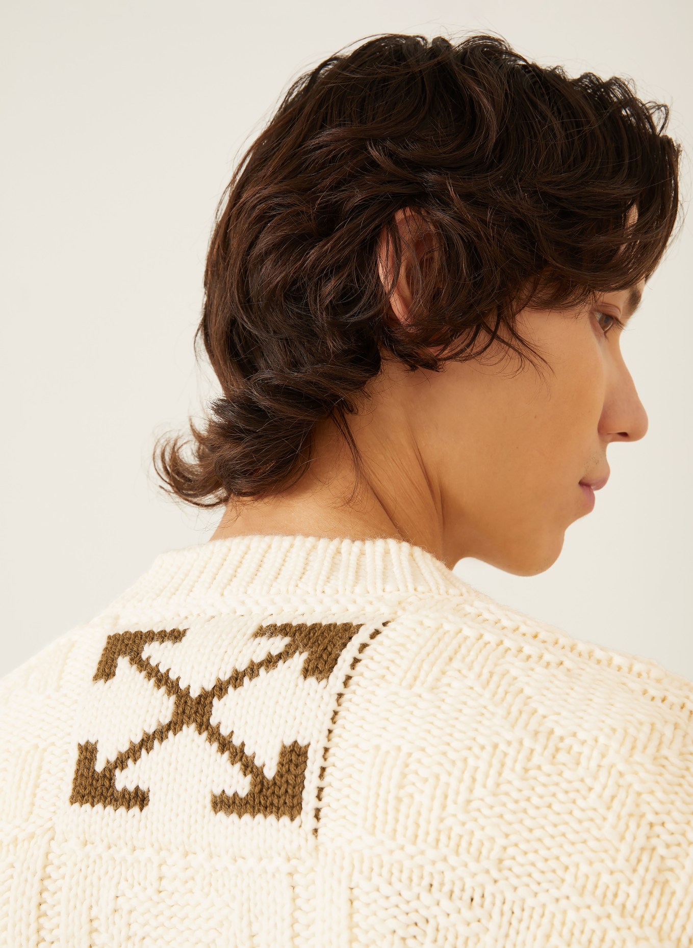 Off-White Pullover: CREME