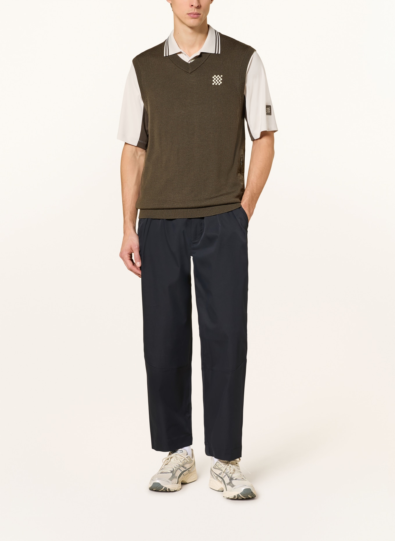 MANORS Pullunder: BRAUN