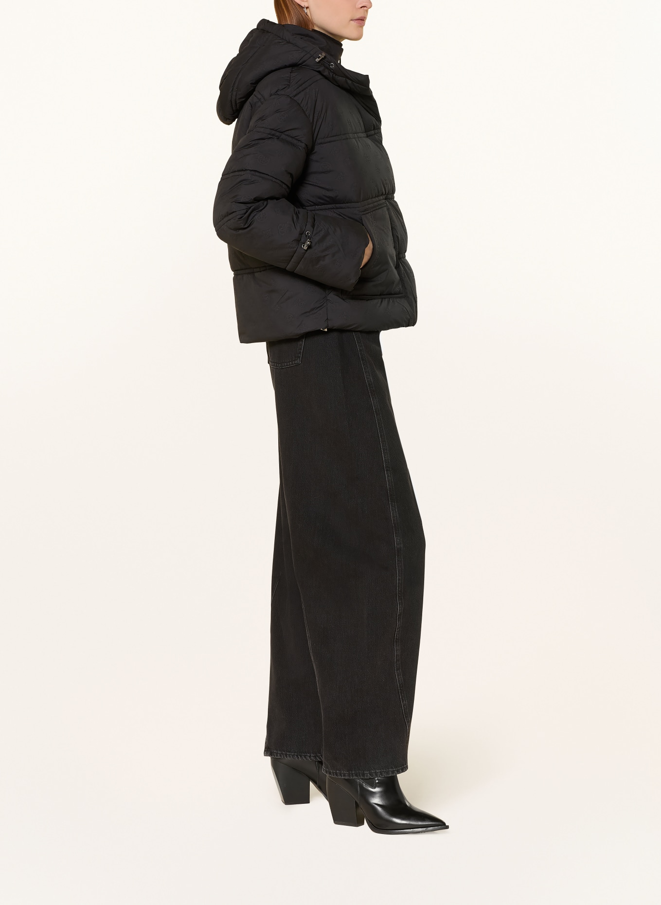 GUESS Steppjacke DAISY: SCHWARZ