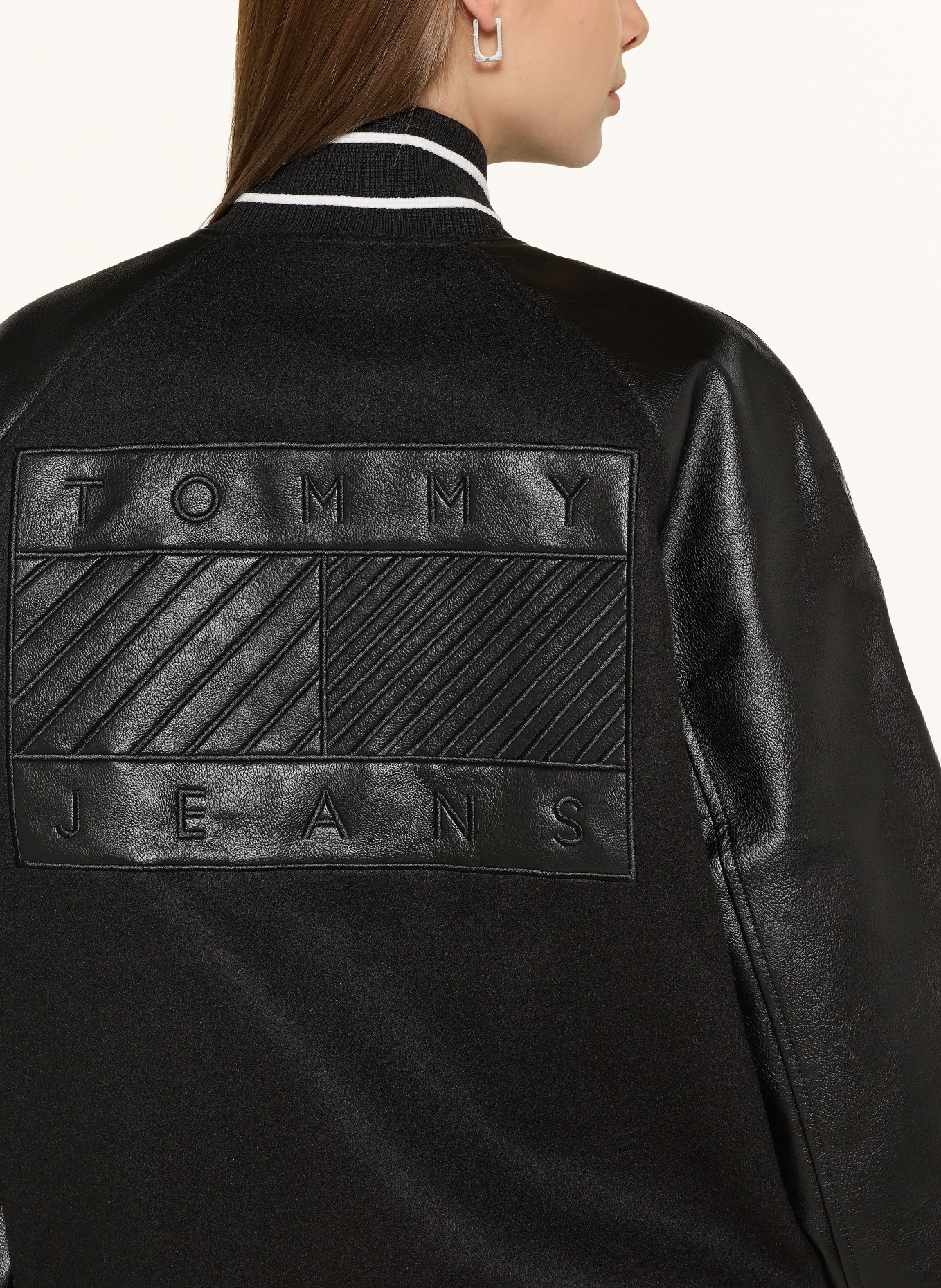 TOMMY JEANS College-Jacke im Materialmix: SCHWARZ