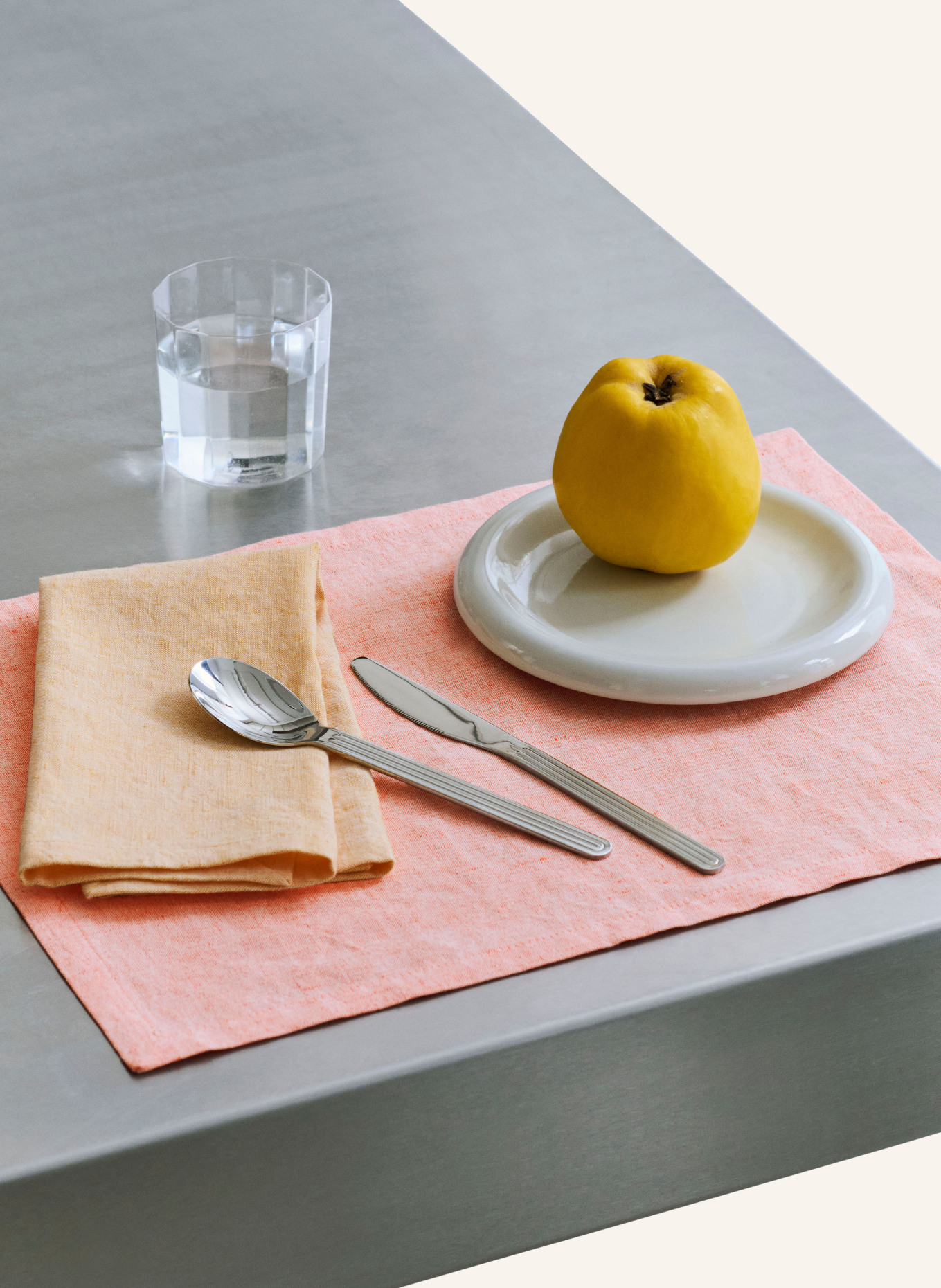 HAY Zestaw 4 obrusów TAVOLO: JASNOCZERWONY