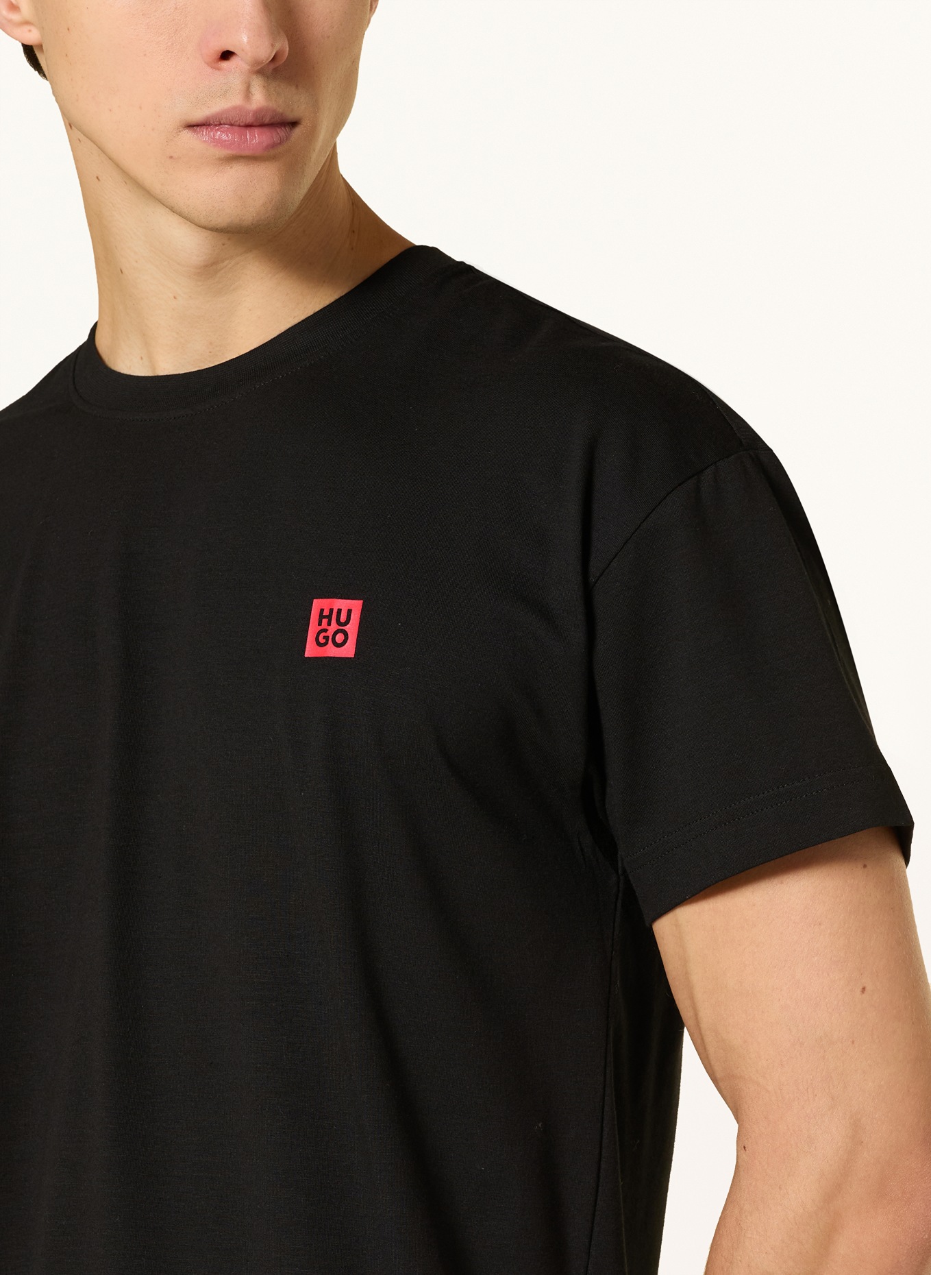 HUGO Krótkie piżamy AARON: CZARNY / CZERWONY