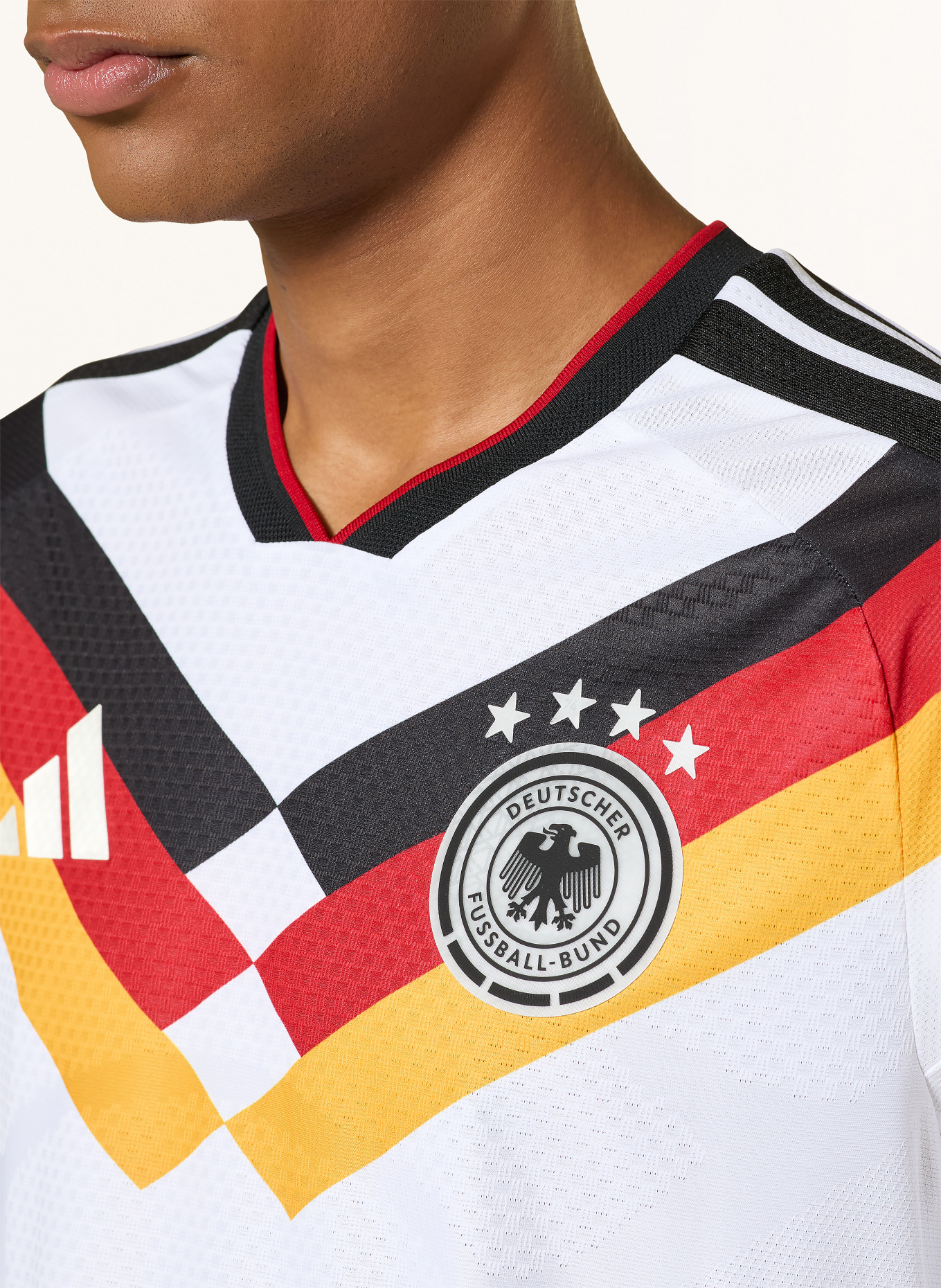 adidas Heimtrikot DEUTSCHLAND 26 AUTHENTIC Herren: WEISS / ROT / SCHWARZ