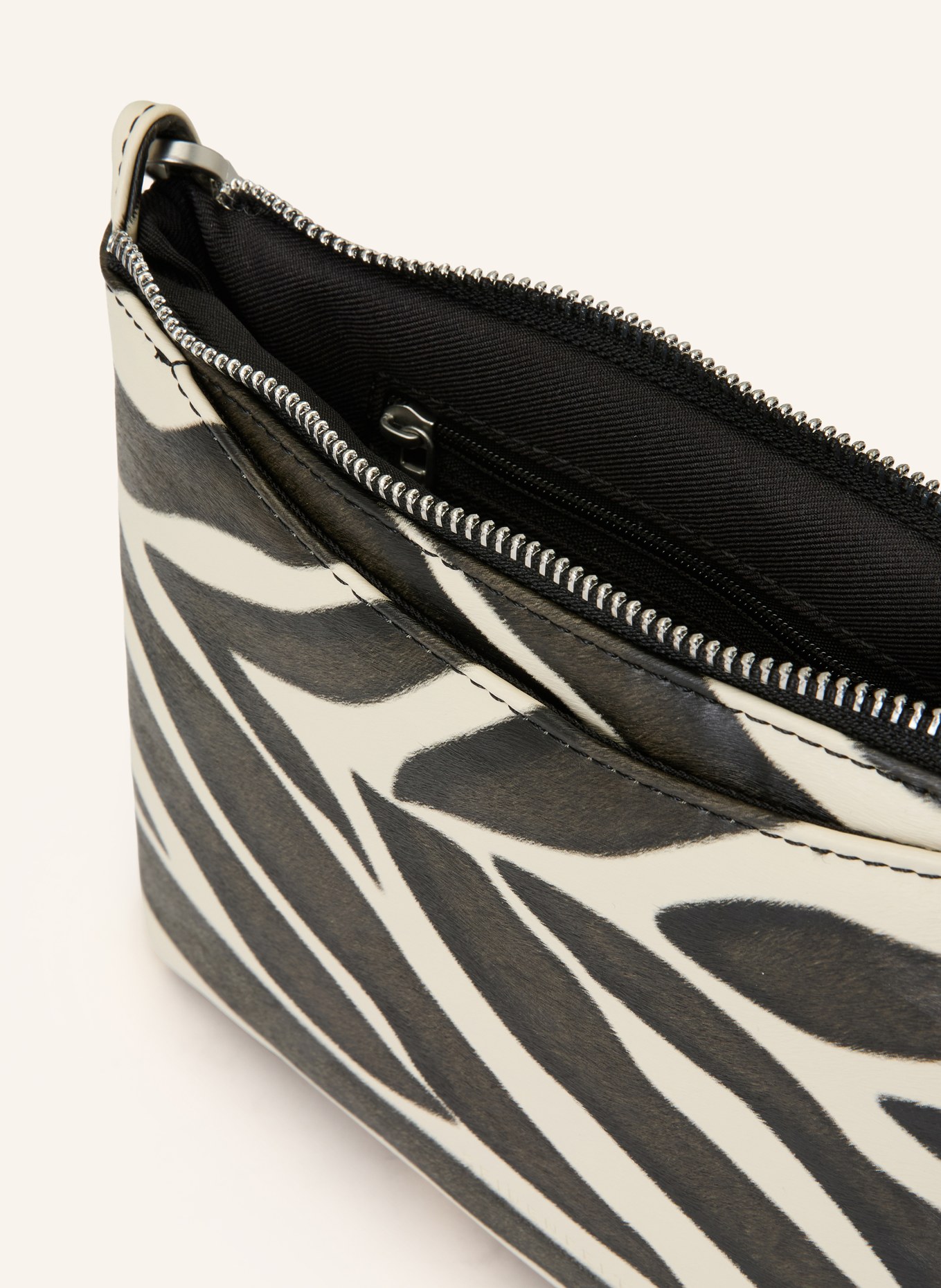 SEIDENFELT Schultertasche SANDVE: SCHWARZ / WEISS