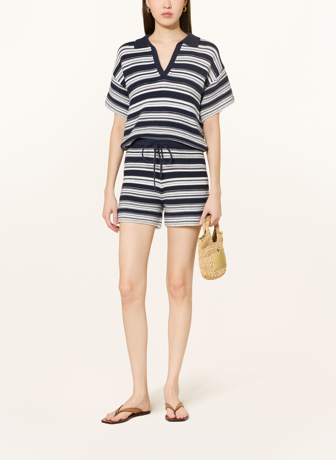 MRS & HUGS Strickshorts: WEISS / DUNKELBLAU