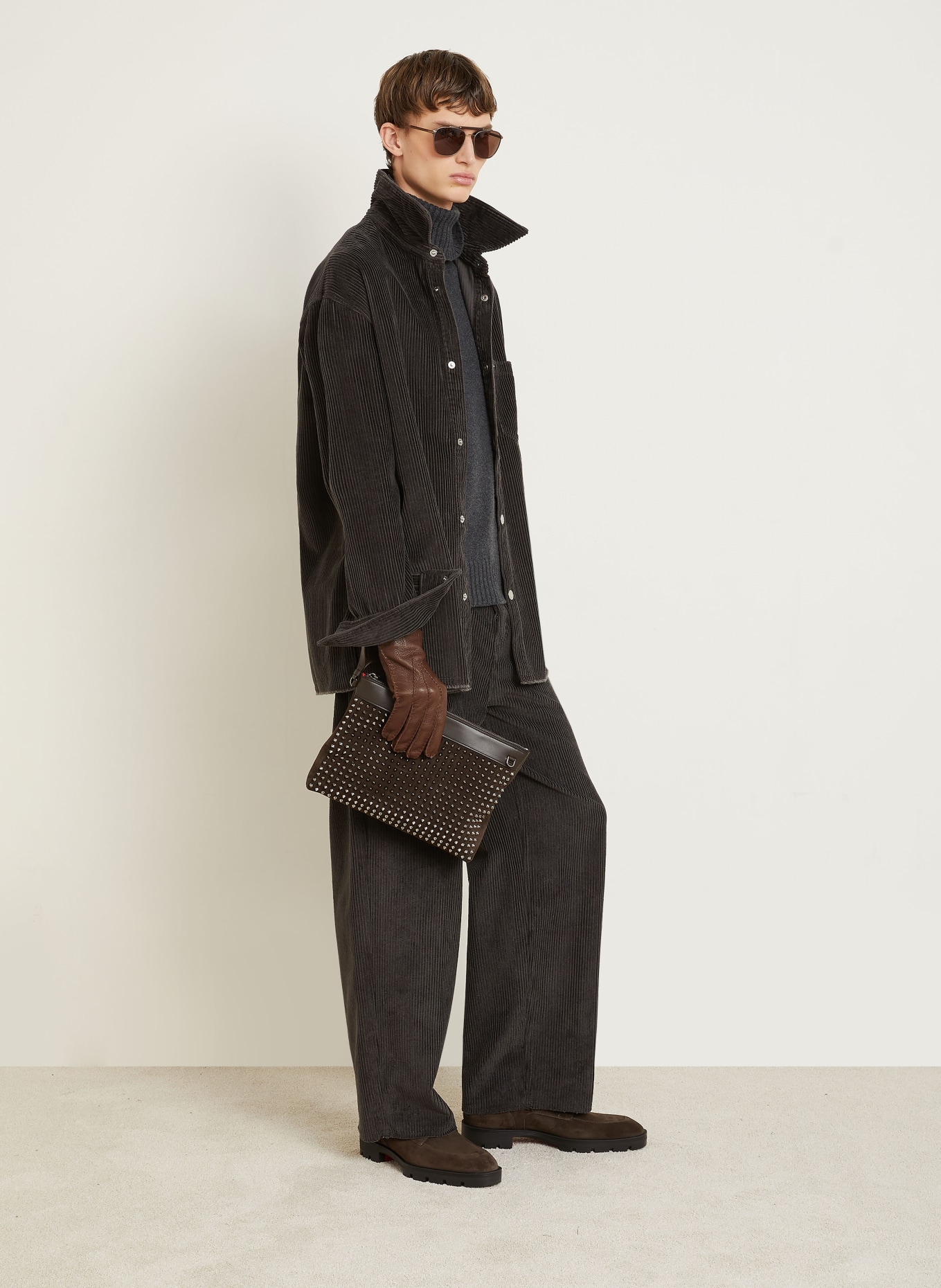 Christian Louboutin Clutch FUNKY POUCH CROSTA mit Nieten: DUNKELBRAUN / SILBER