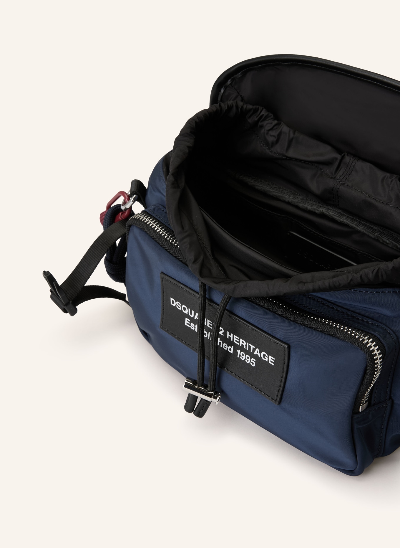 DSQUARED2 ledvinka: TMAVĚ MODRÁ