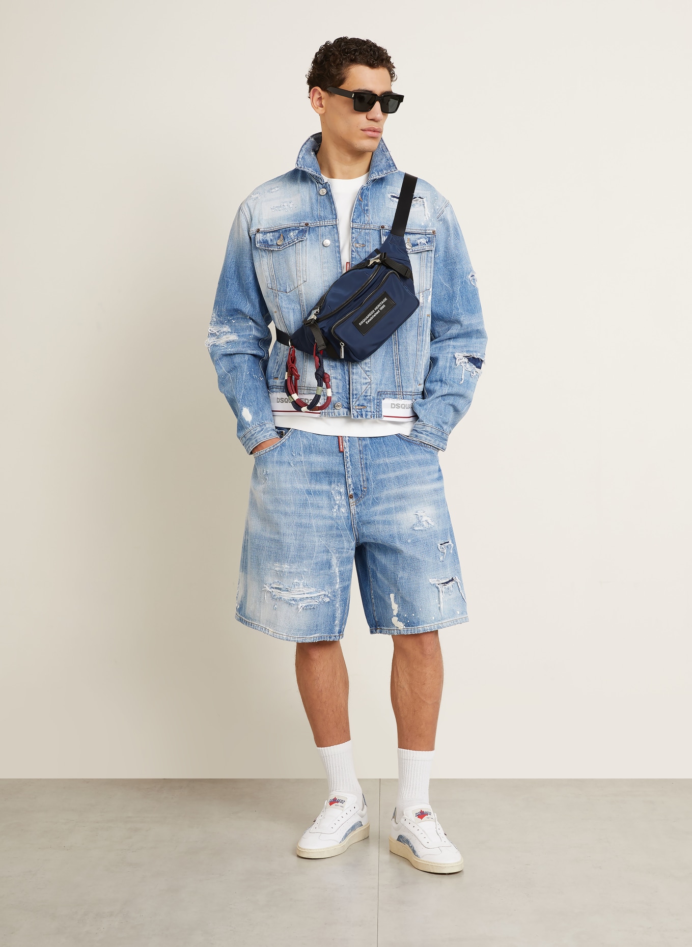 DSQUARED2 ledvinka: TMAVĚ MODRÁ