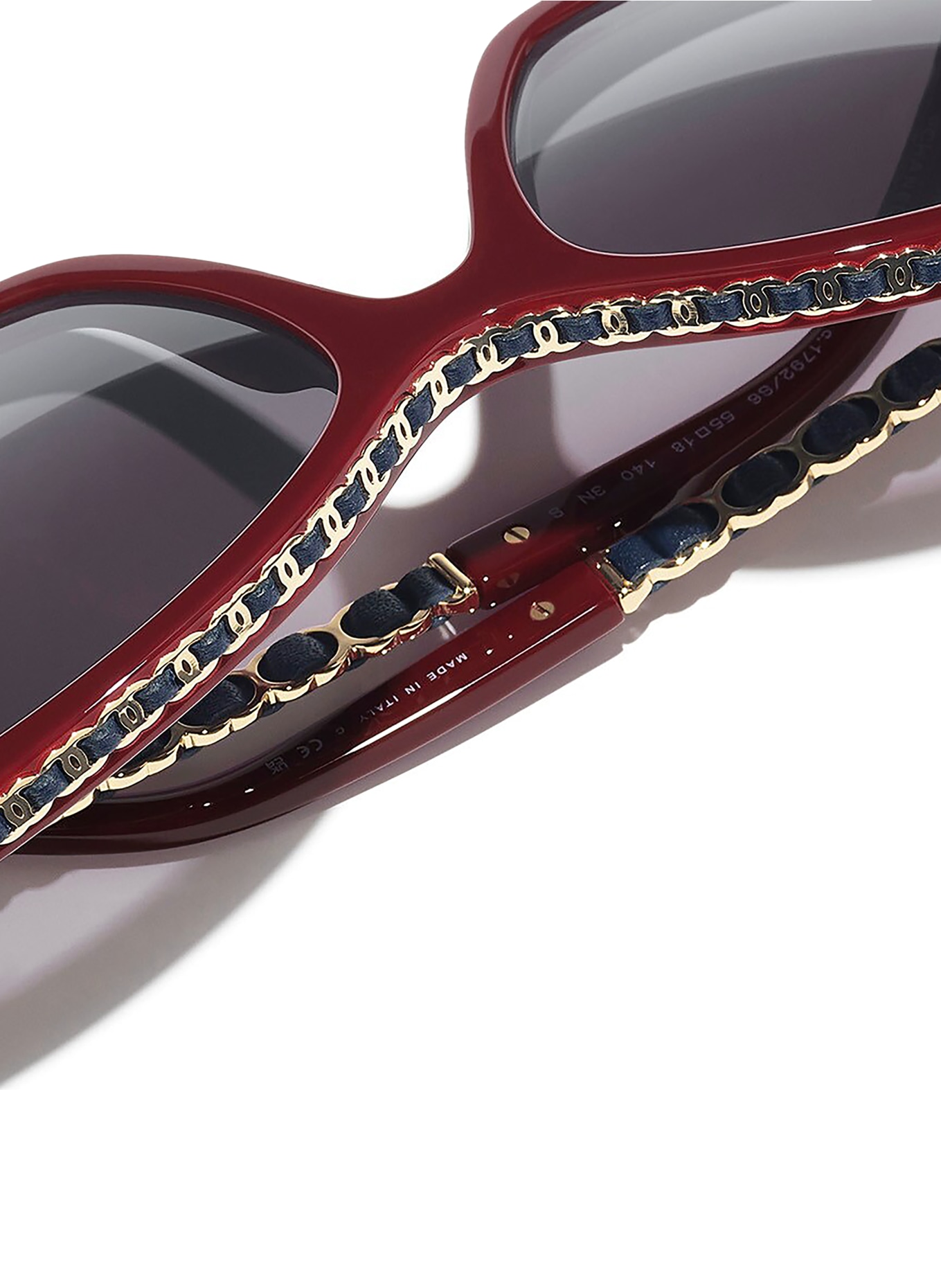 CHANEL Katzenaugenförmige Sonnenbrille: DUNKELROT/ GRAU