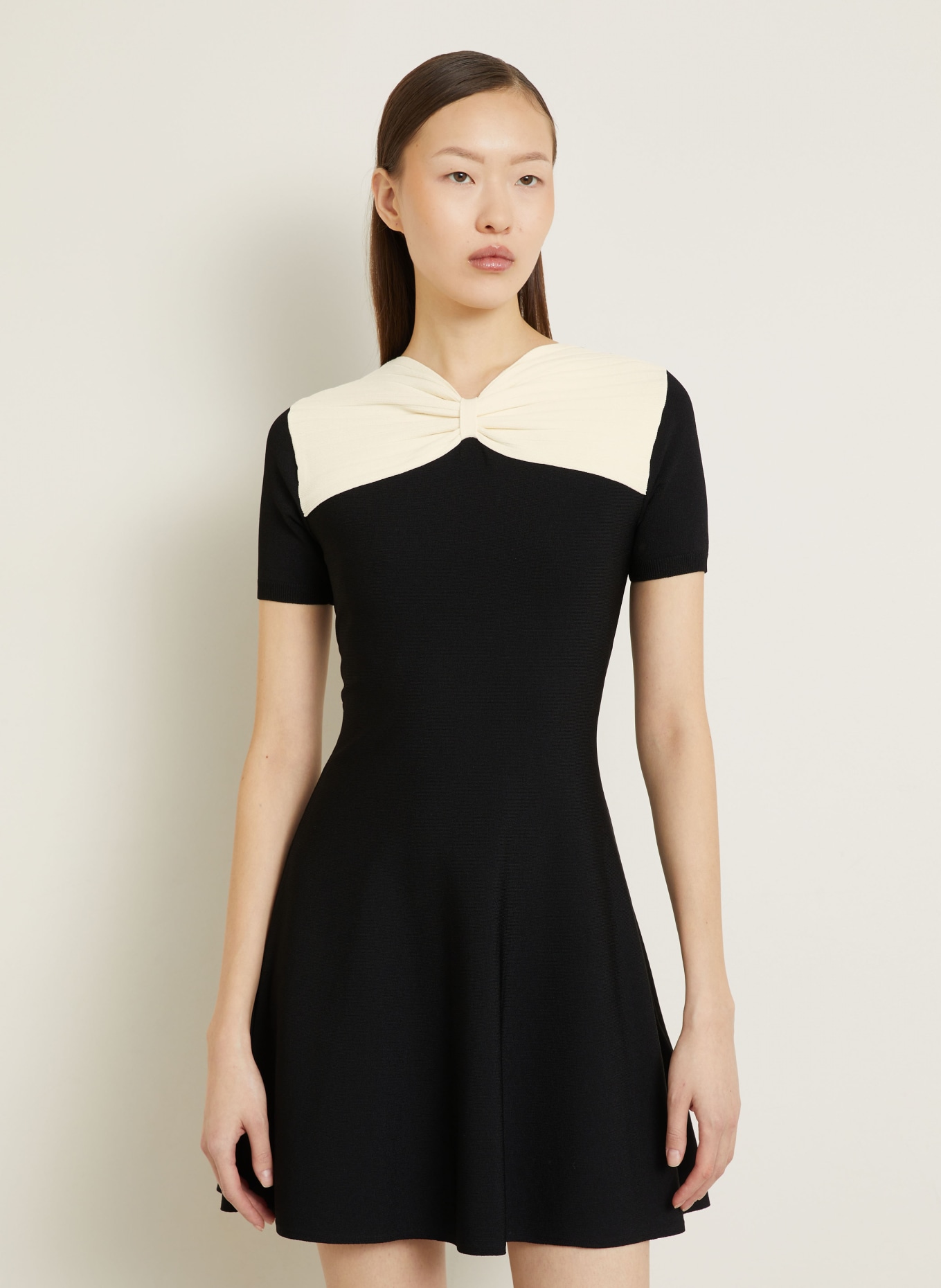 VALENTINO Strickkleid: SCHWARZ / CREME