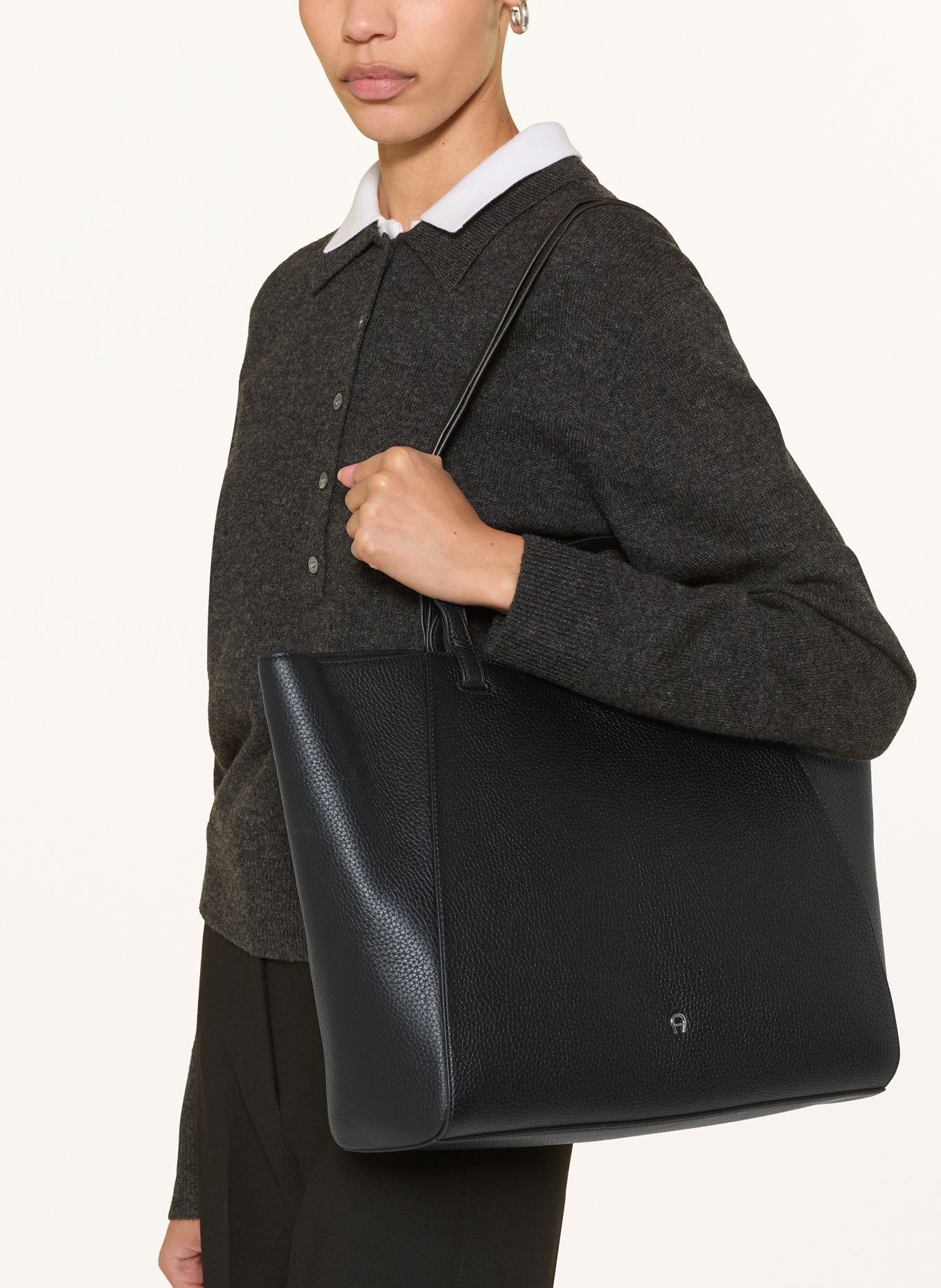 AIGNER PURA Shopper: BLACK / GOLD