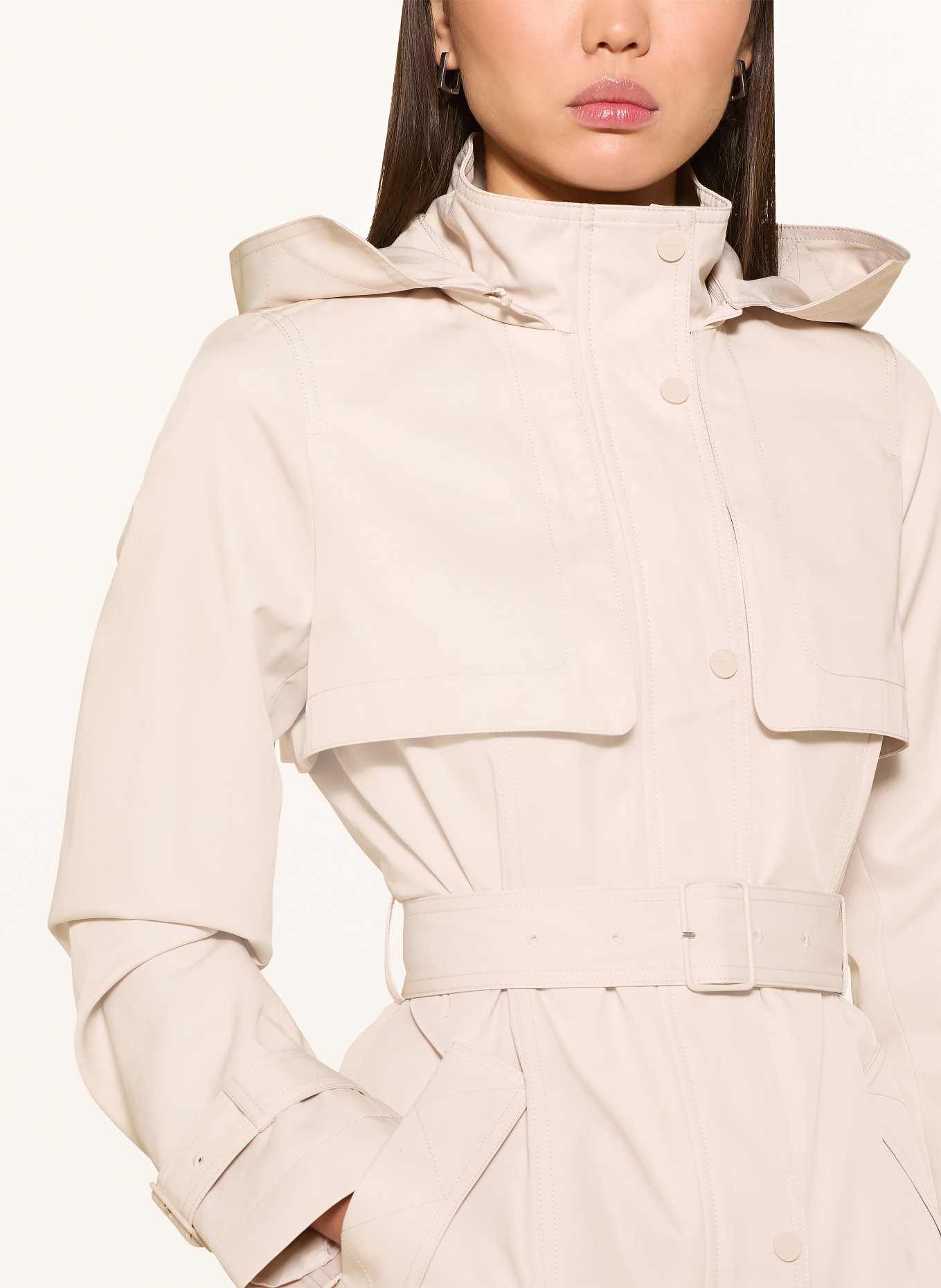 comma Trench coat with detachable hood: BEIGE
