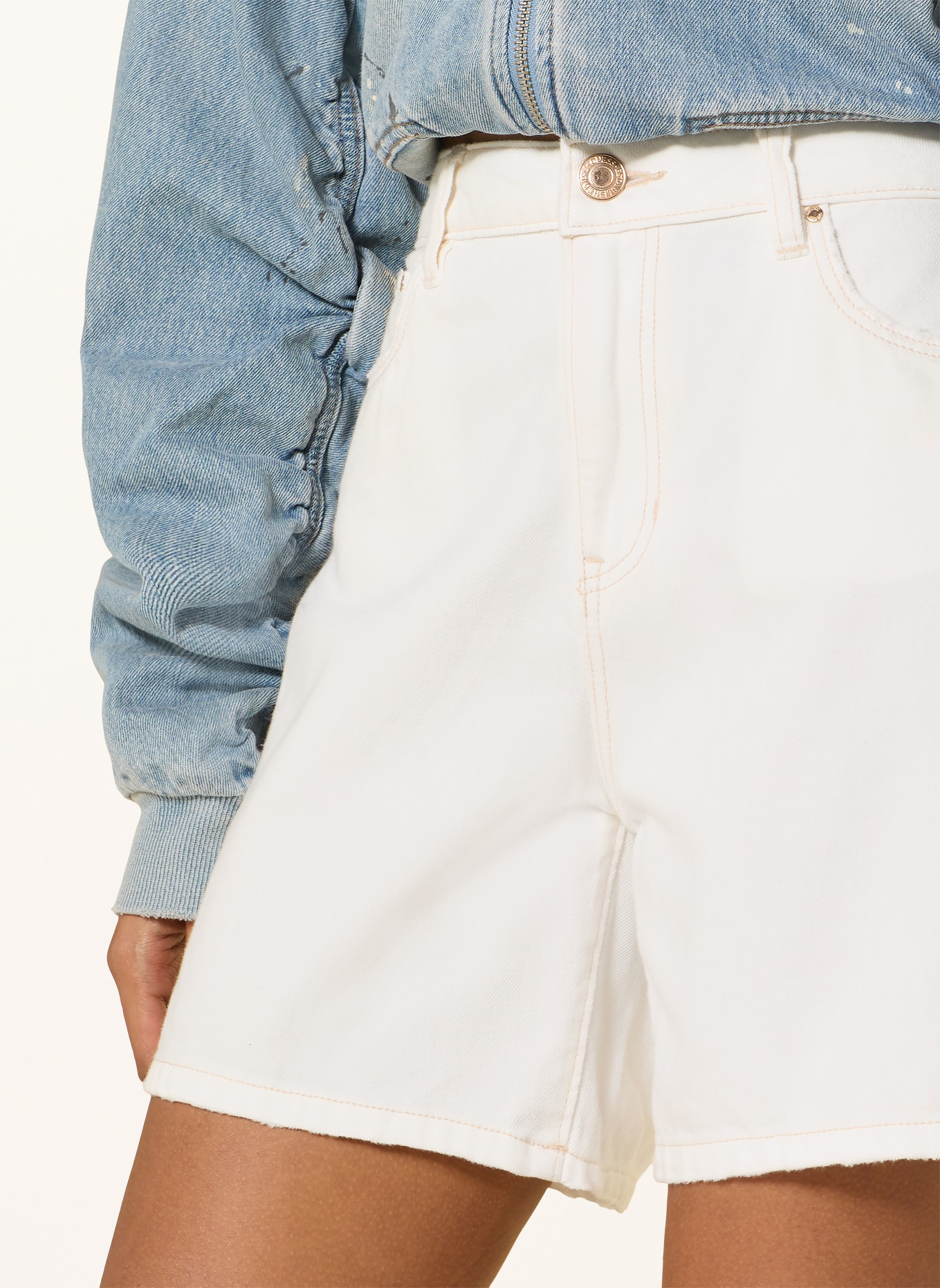 GUESS szorty jeansowe: ECRU