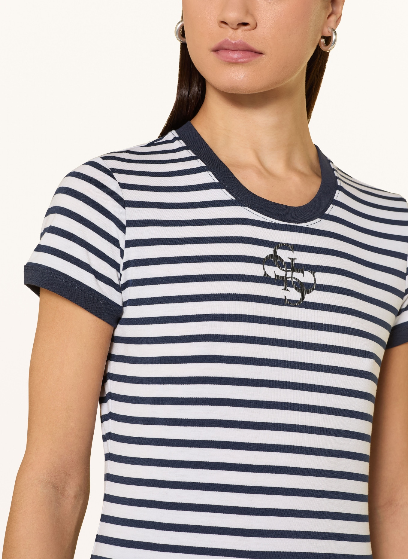 GUESS T-Shirt: WEISS / DUNKELBLAU