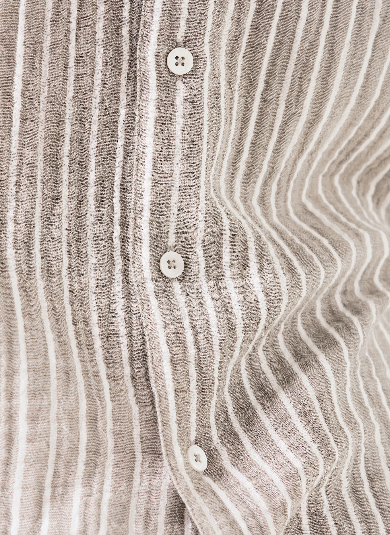 Juvia Regular fit muslin shirt: KHAKI / WHITE