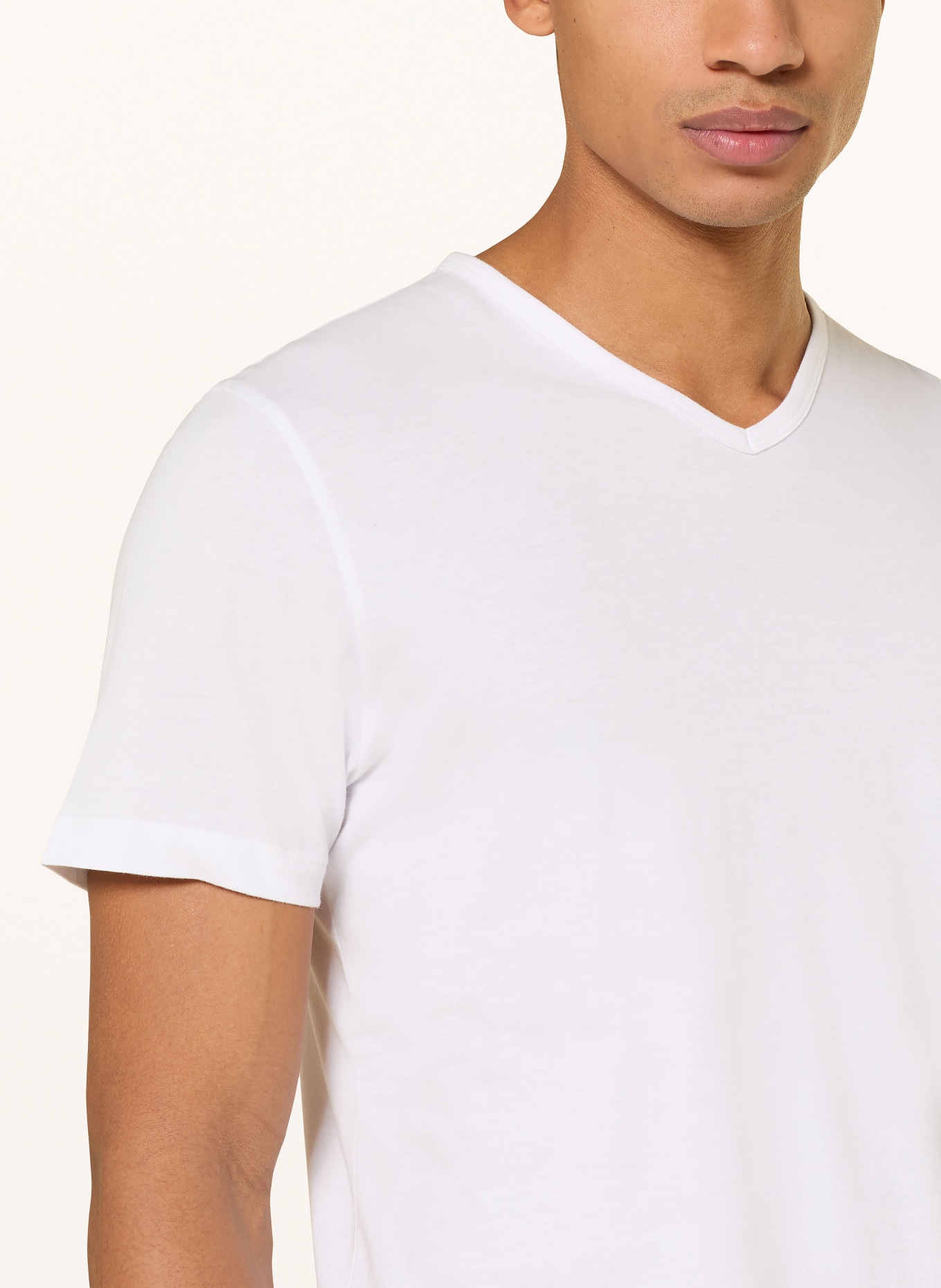 Juvia T-shirt PAT: WHITE