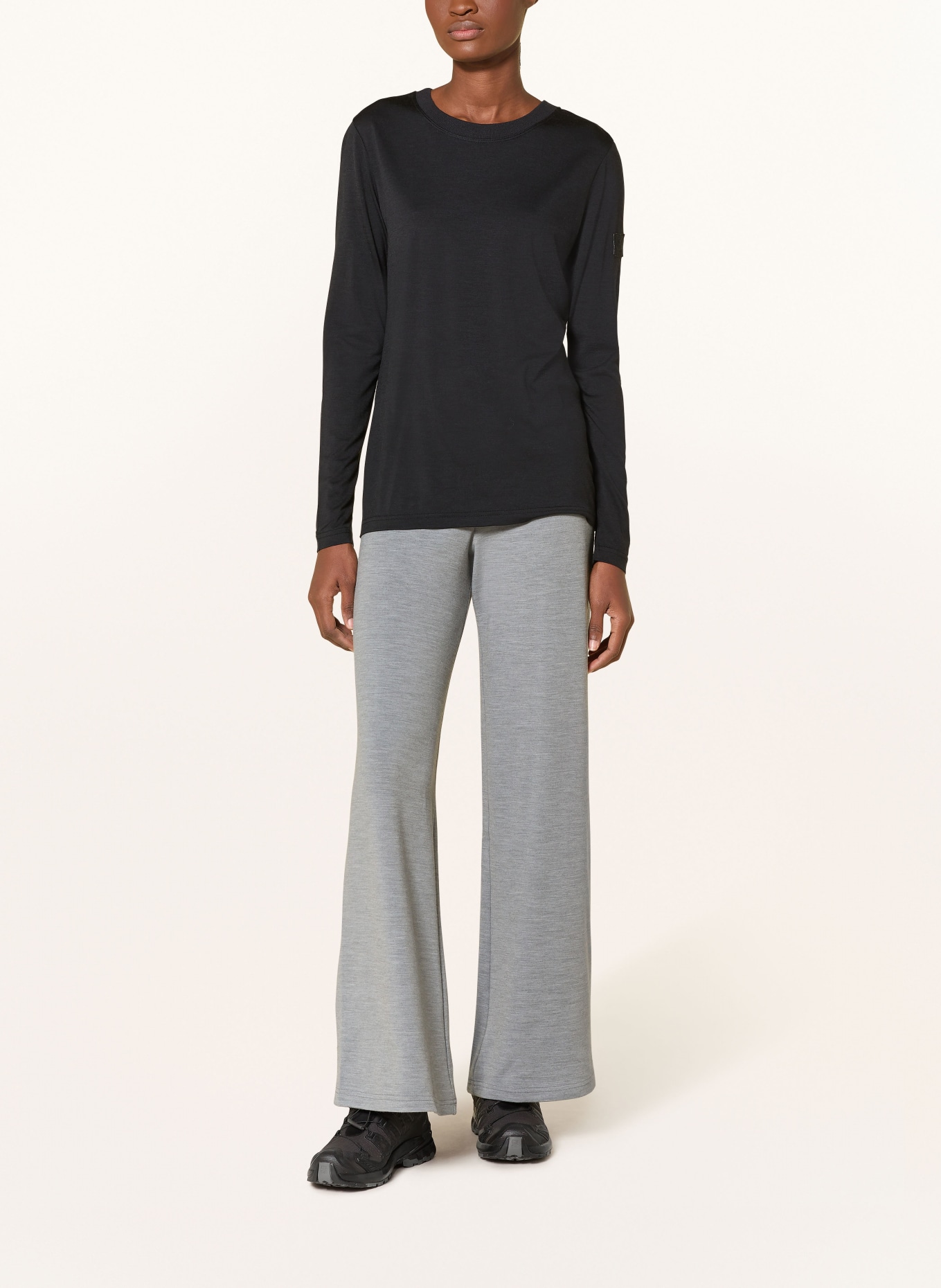 super.natural Longsleeve CASUAL RIB mit Merinowolle: SCHWARZ