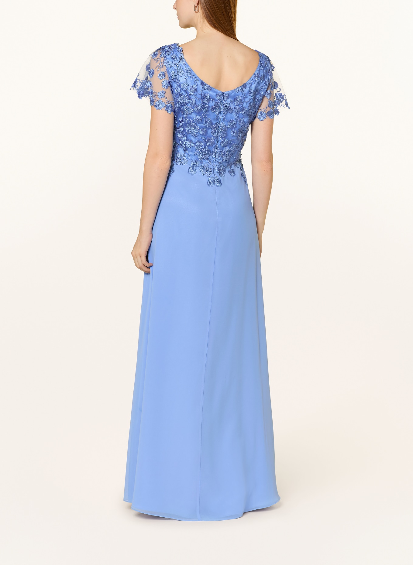 Vera Mont Abendkleid mit Spitze: HELLBLAU