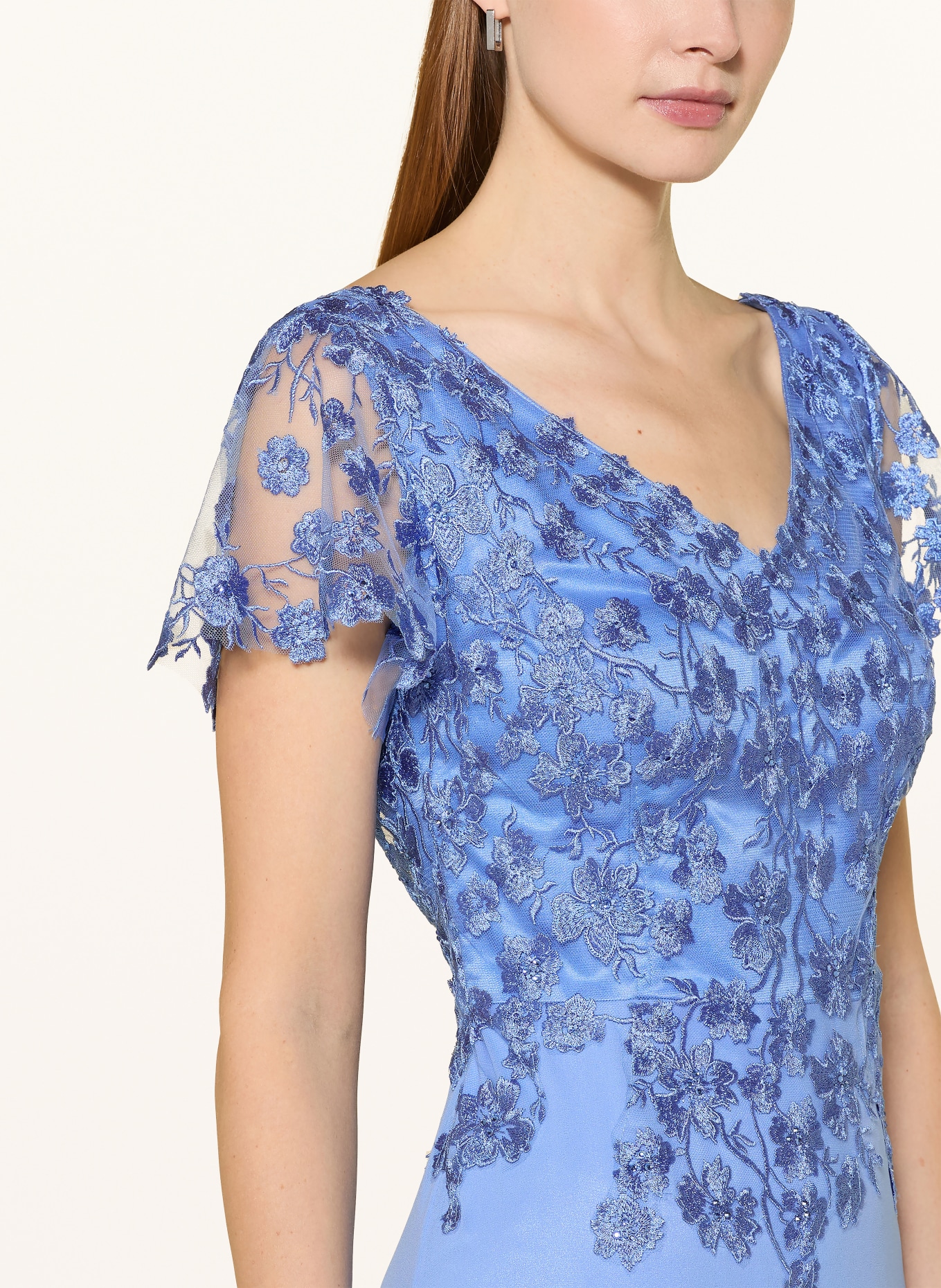Vera Mont Abendkleid mit Spitze: HELLBLAU