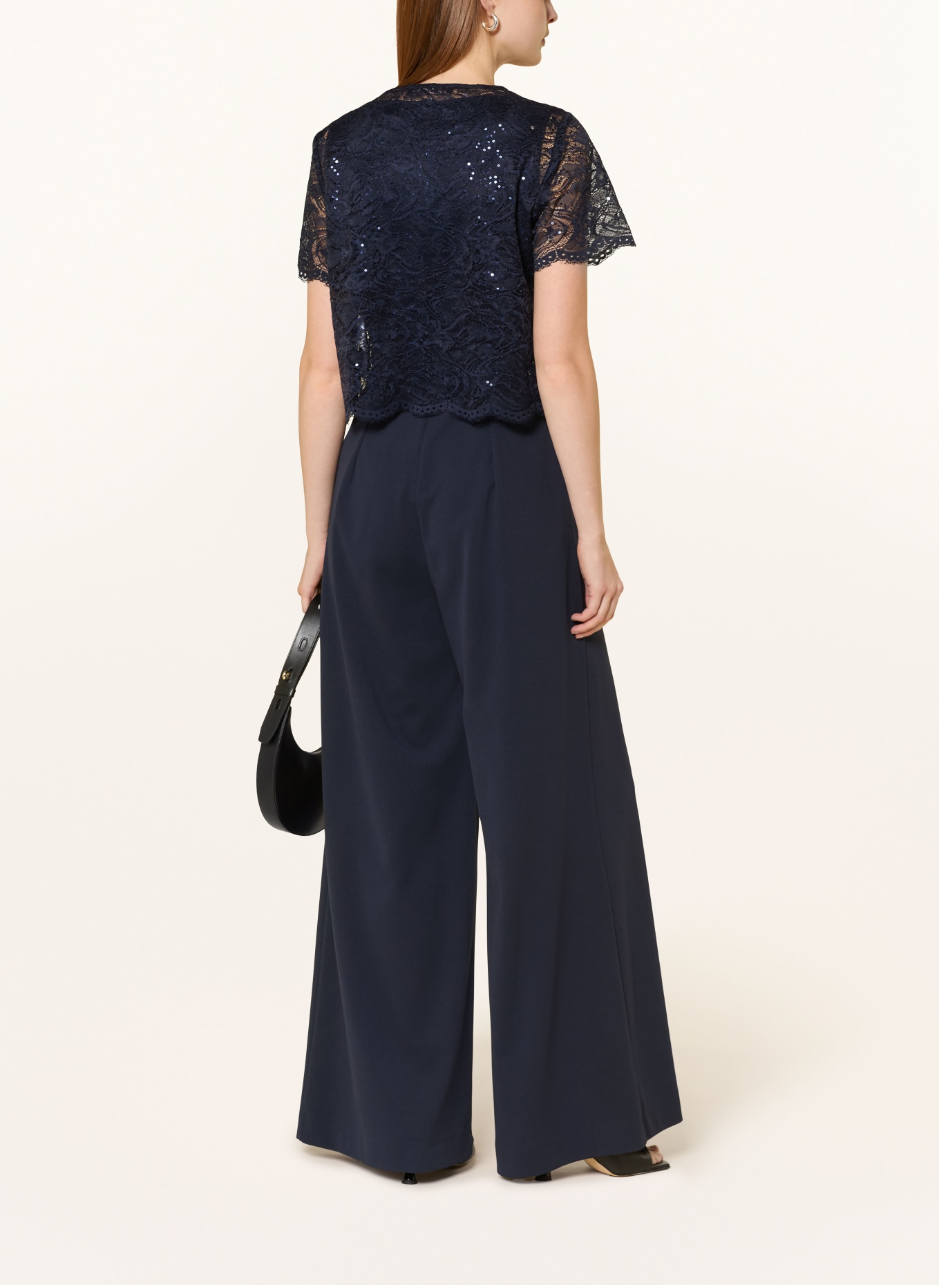 Vera Mont Sada: kombinéza a krajková bunda s flitry: TMAVĚ MODRÁ