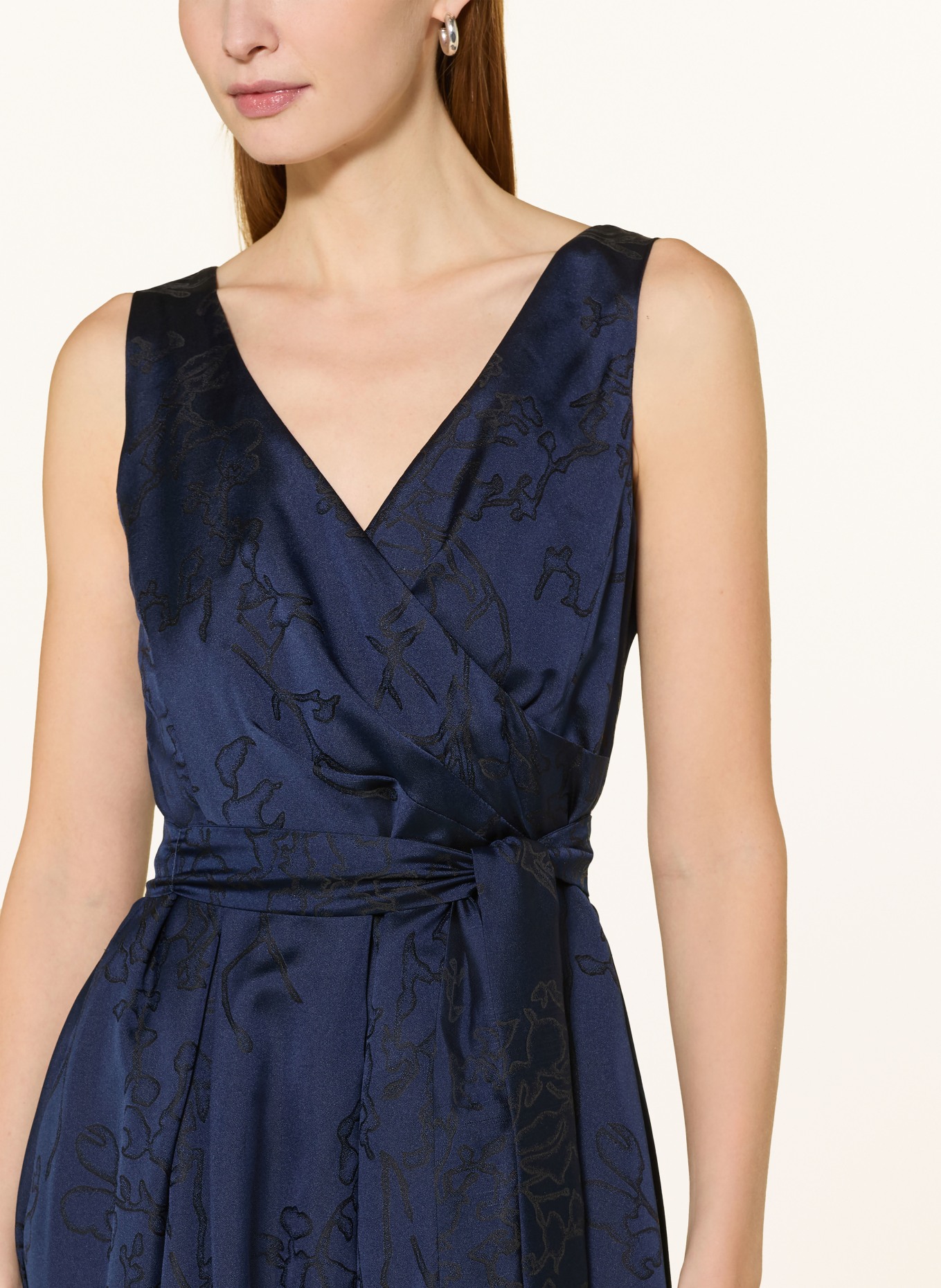 Vera Mont Robe de soirée en jacquard: BLEU FONCÉ