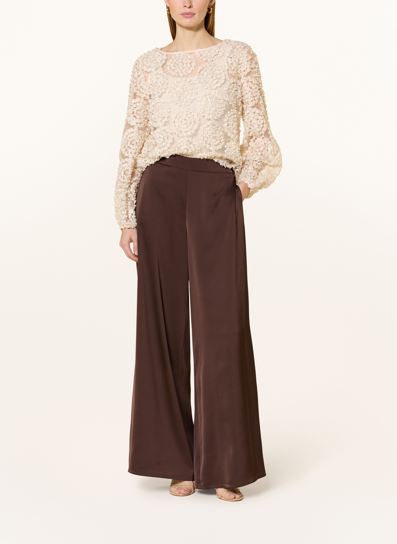 V by Vera Mont Blůza z síťoviny: KRÉMOVÁ